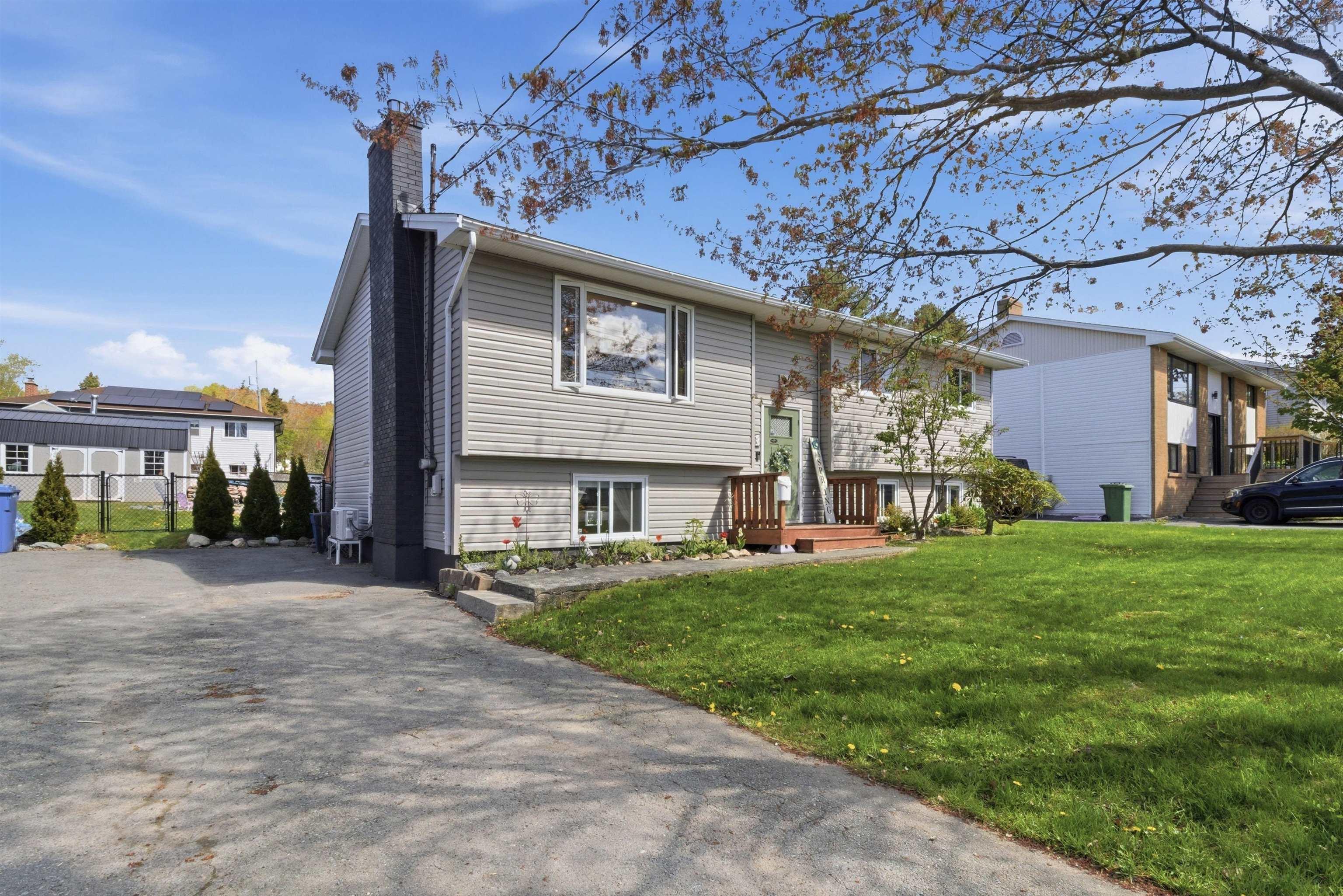 Thumbnail image for 15 Owen Drive MLS<sup>®</sup> 202612198