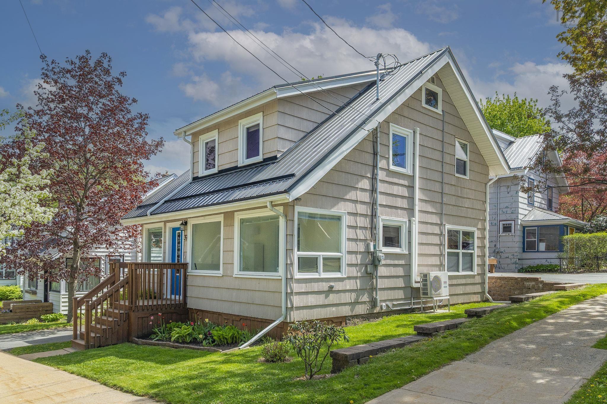 Thumbnail image for 39 Maple Street MLS<sup>®</sup> 202612273