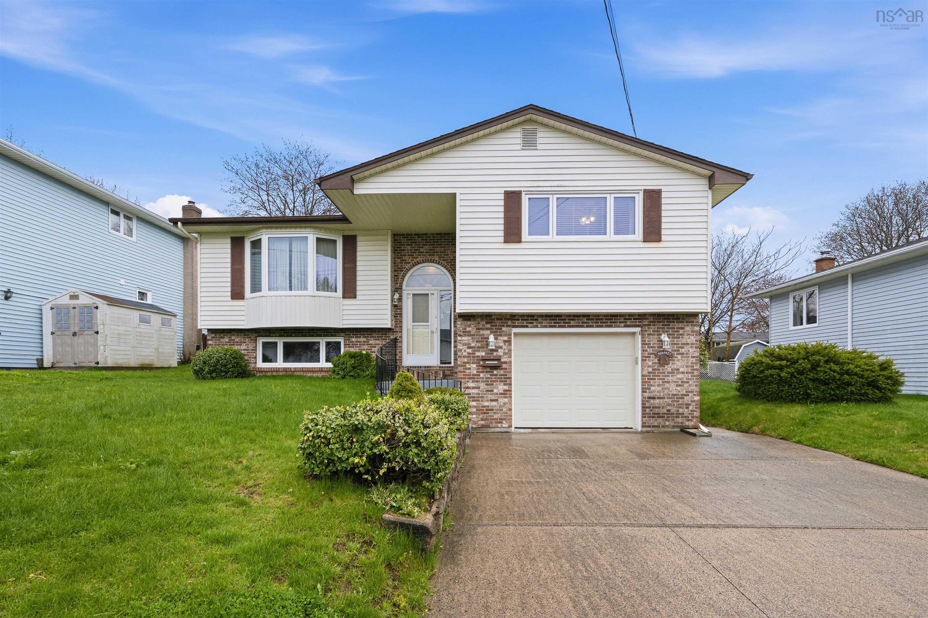 Thumbnail image for 13 Camilla Court MLS<sup>®</sup> 202612337
