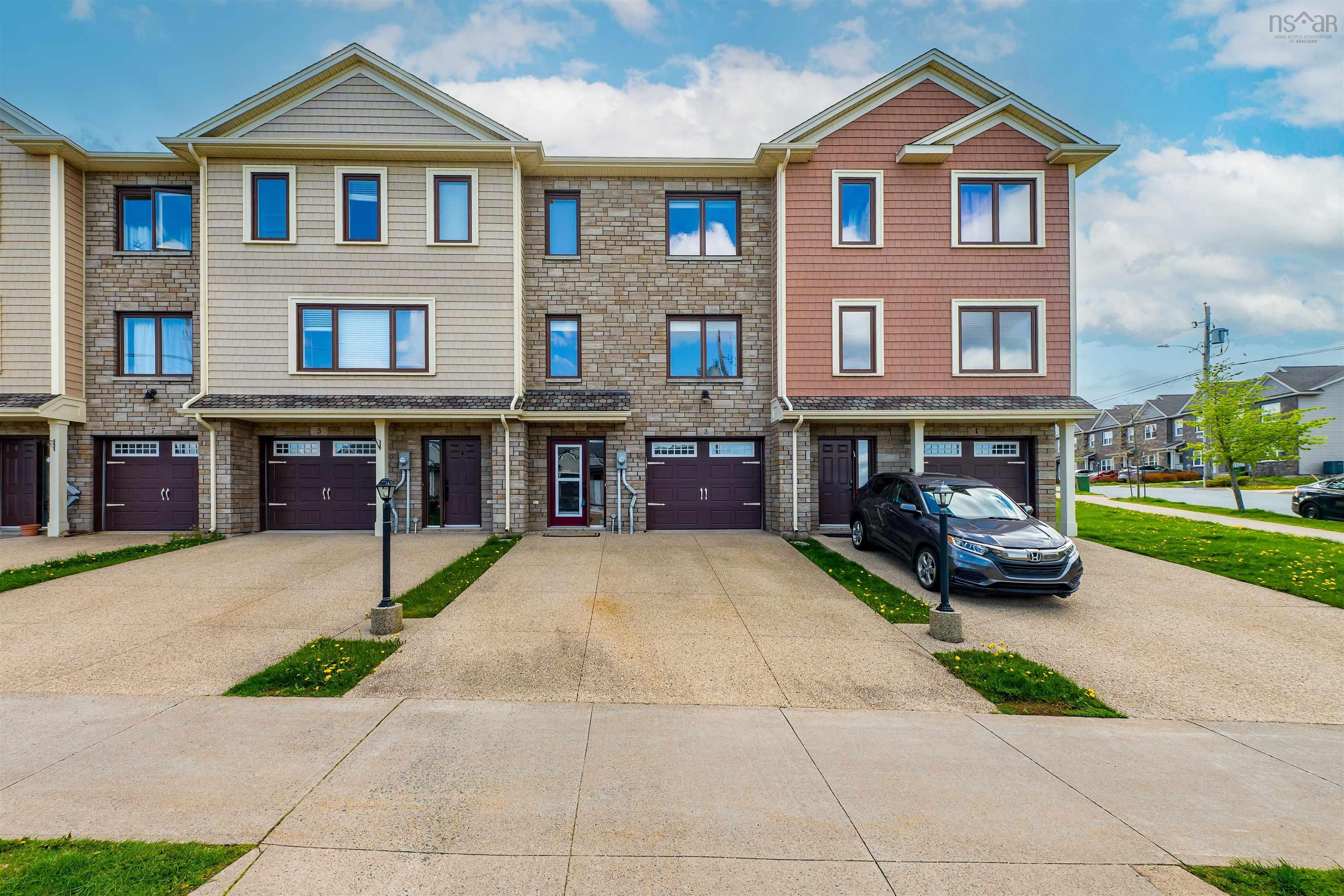 Thumbnail image for 3 Cabernet Court MLS<sup>®</sup> 202612368
