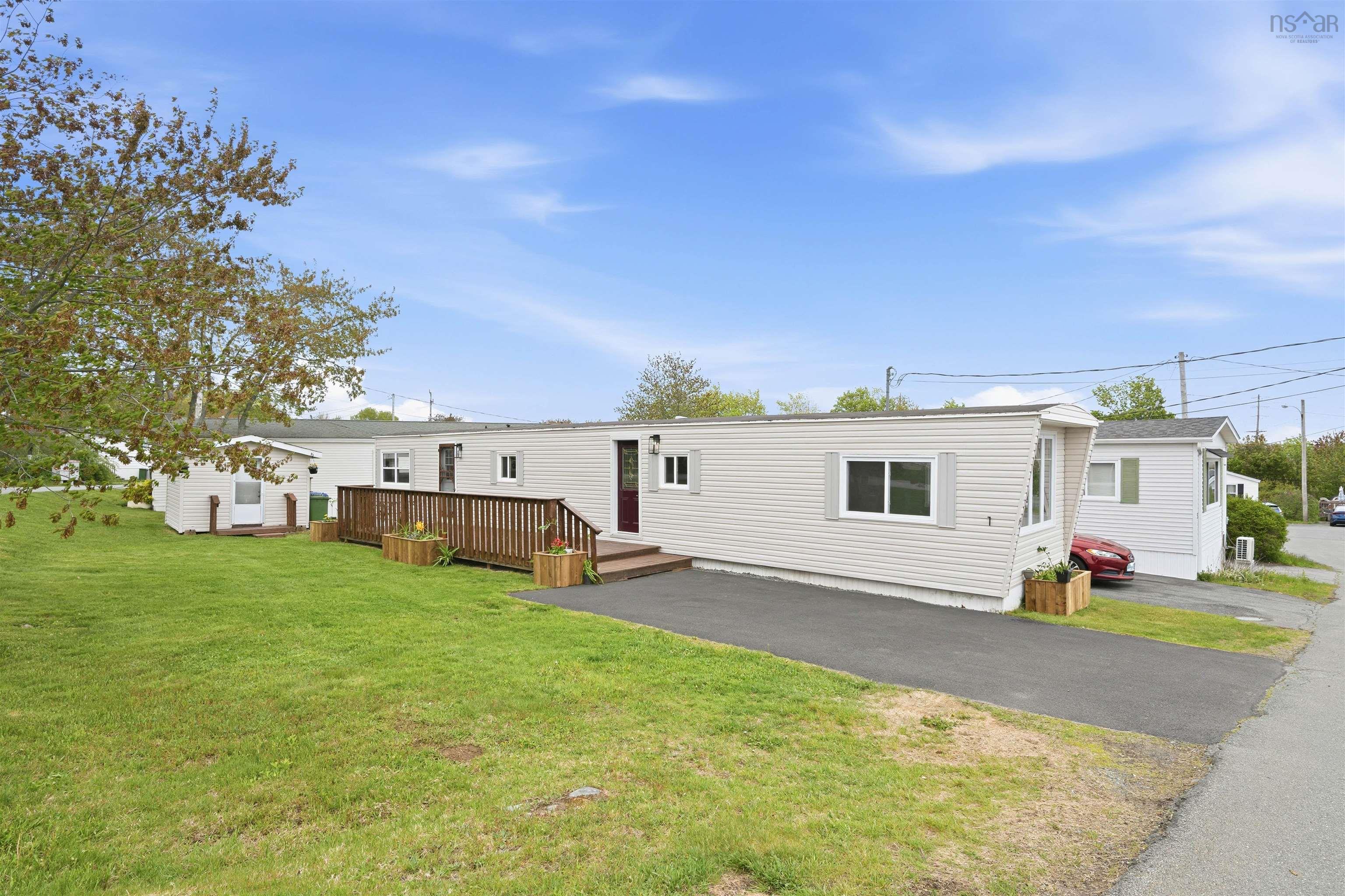 Thumbnail image for 1 Bishop Avenue MLS<sup>®</sup> 202612431
