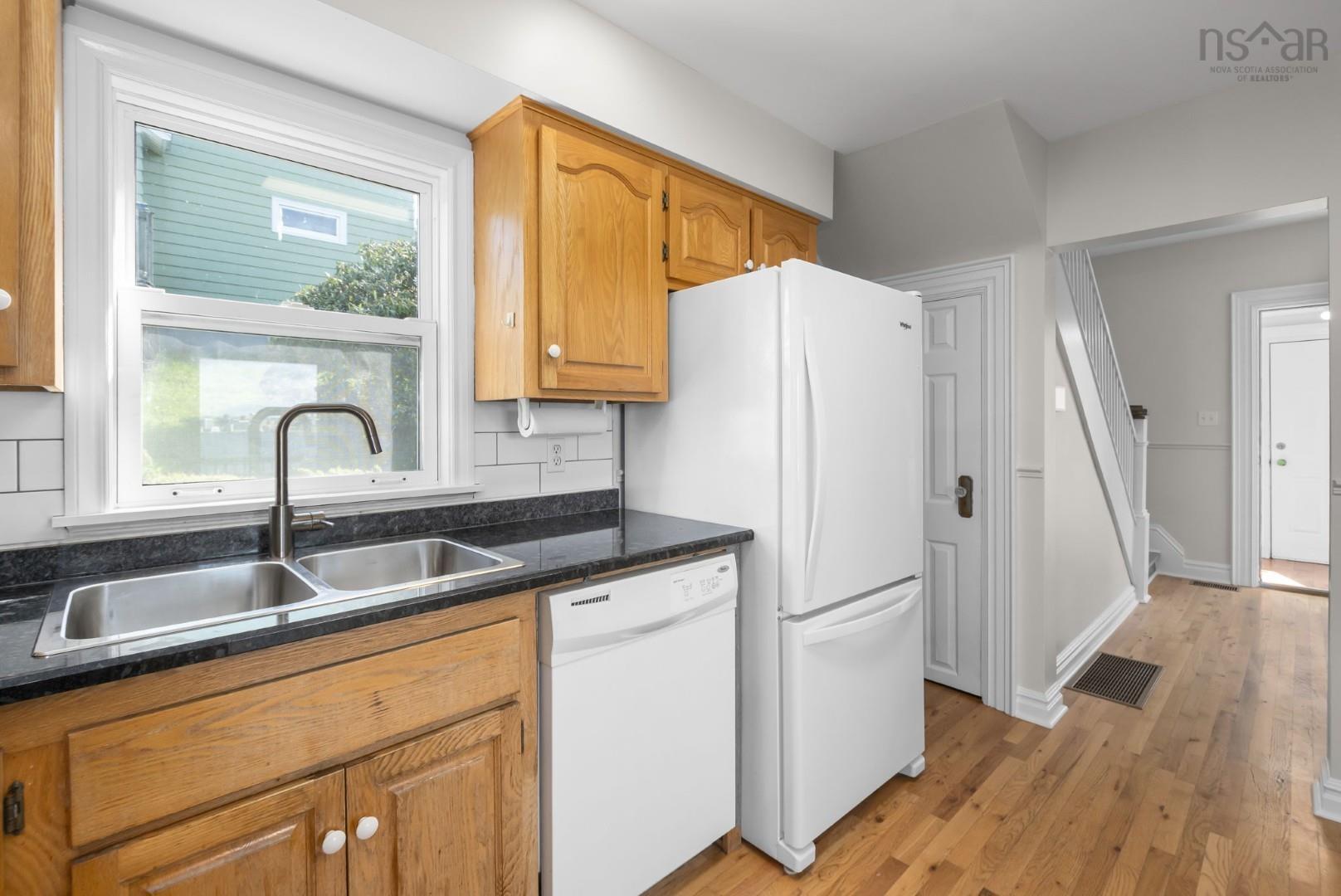 View image 18