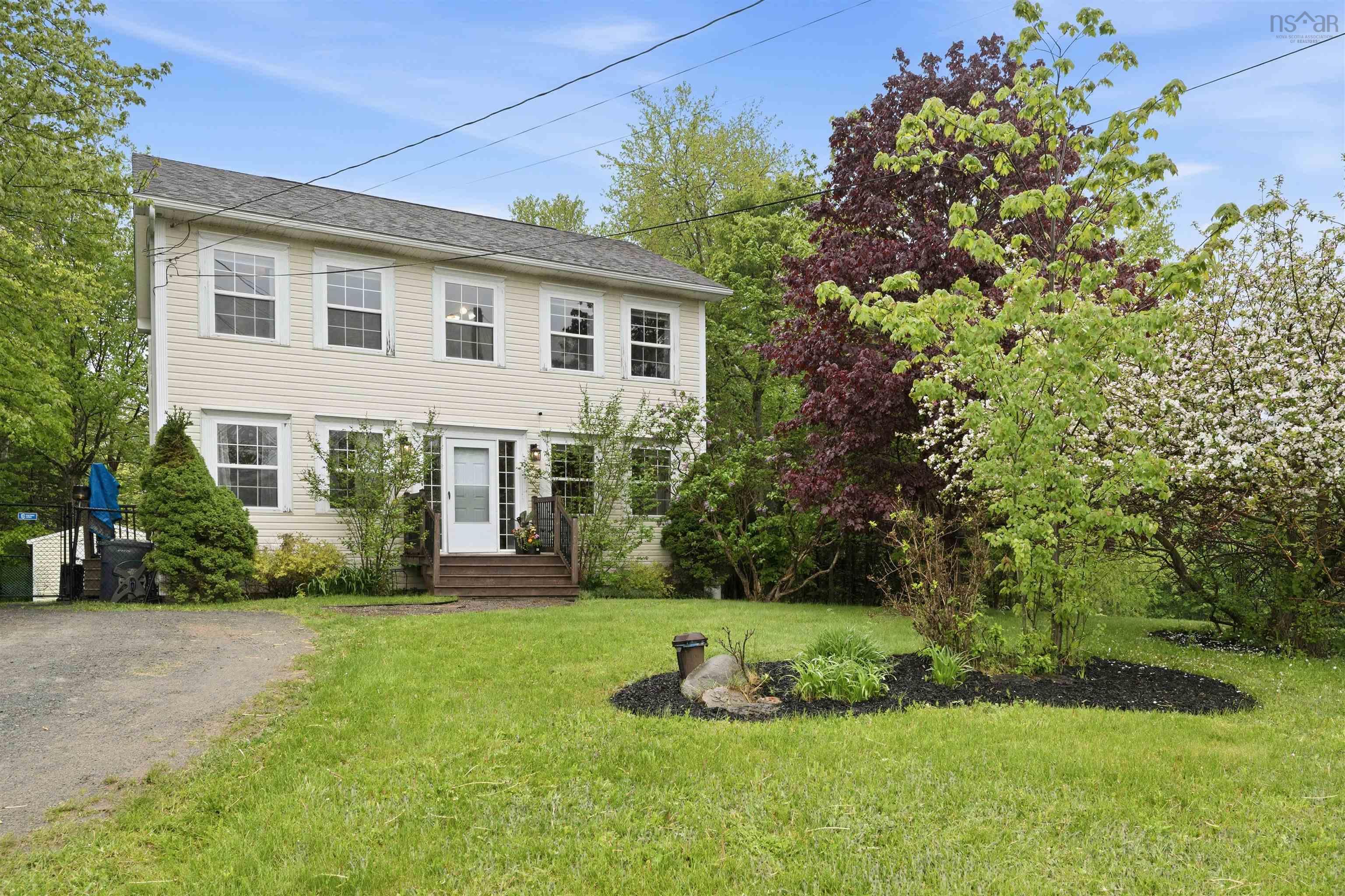 Thumbnail image for 74 Forestview Way MLS<sup>®</sup> 202612719