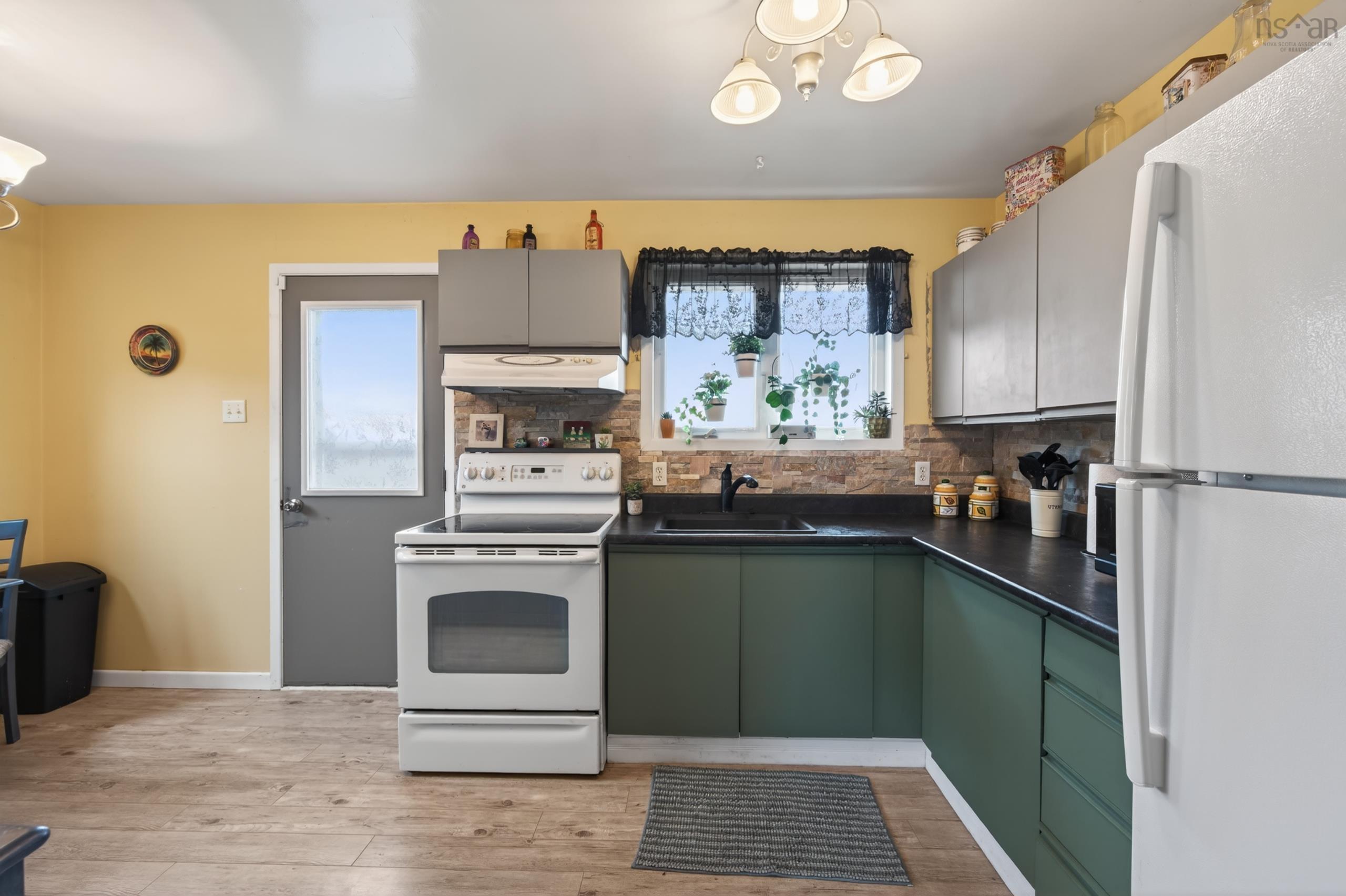 View image 18