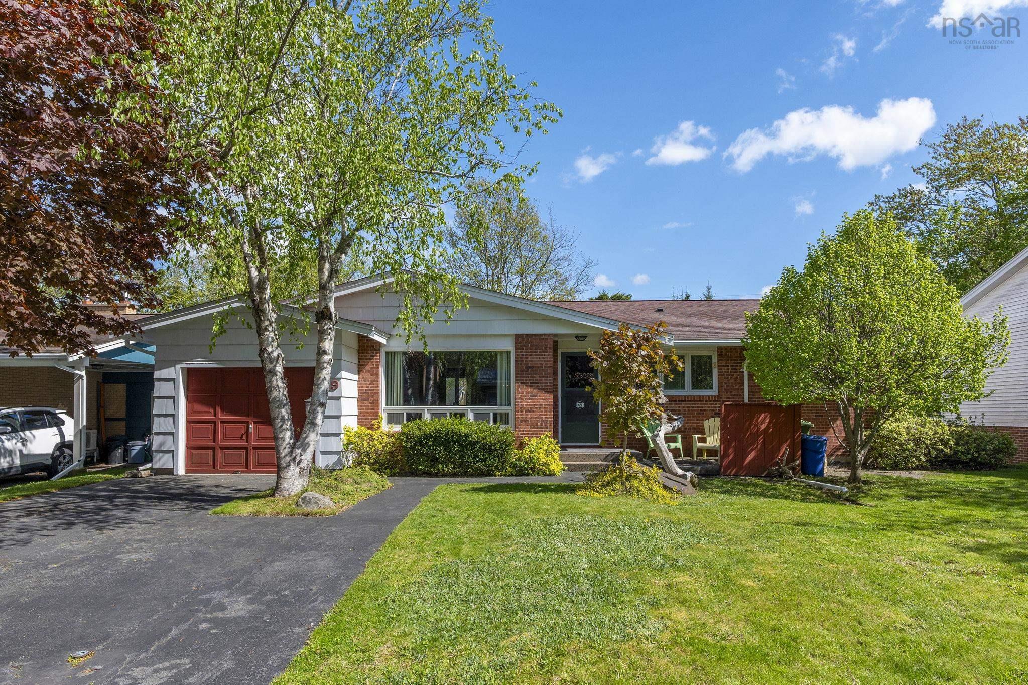 Thumbnail image for 49 Birkdale Crescent MLS<sup>®</sup> 202613061