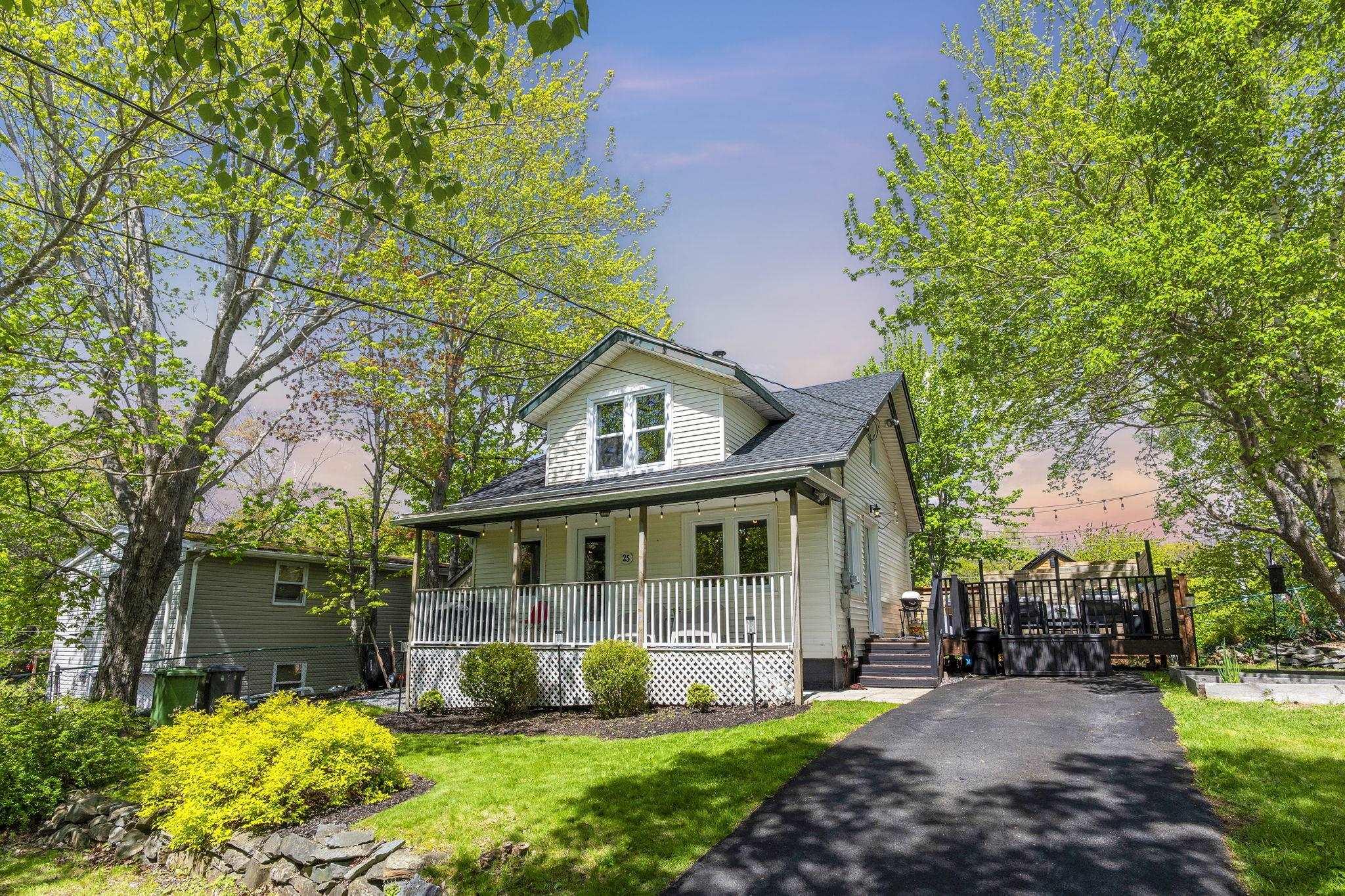Thumbnail image for 25 Pioneer Avenue MLS<sup>®</sup> 202613107