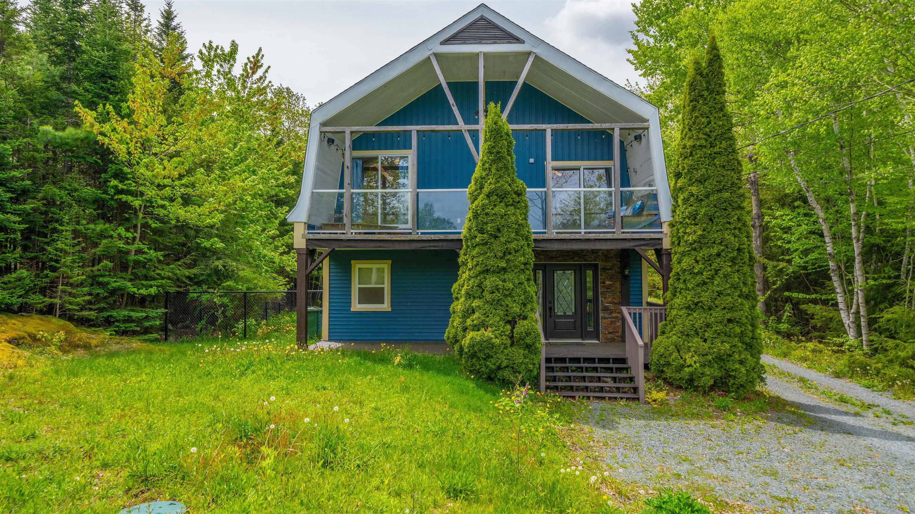 Thumbnail image for 832 Myra Road MLS<sup>®</sup> 202613136