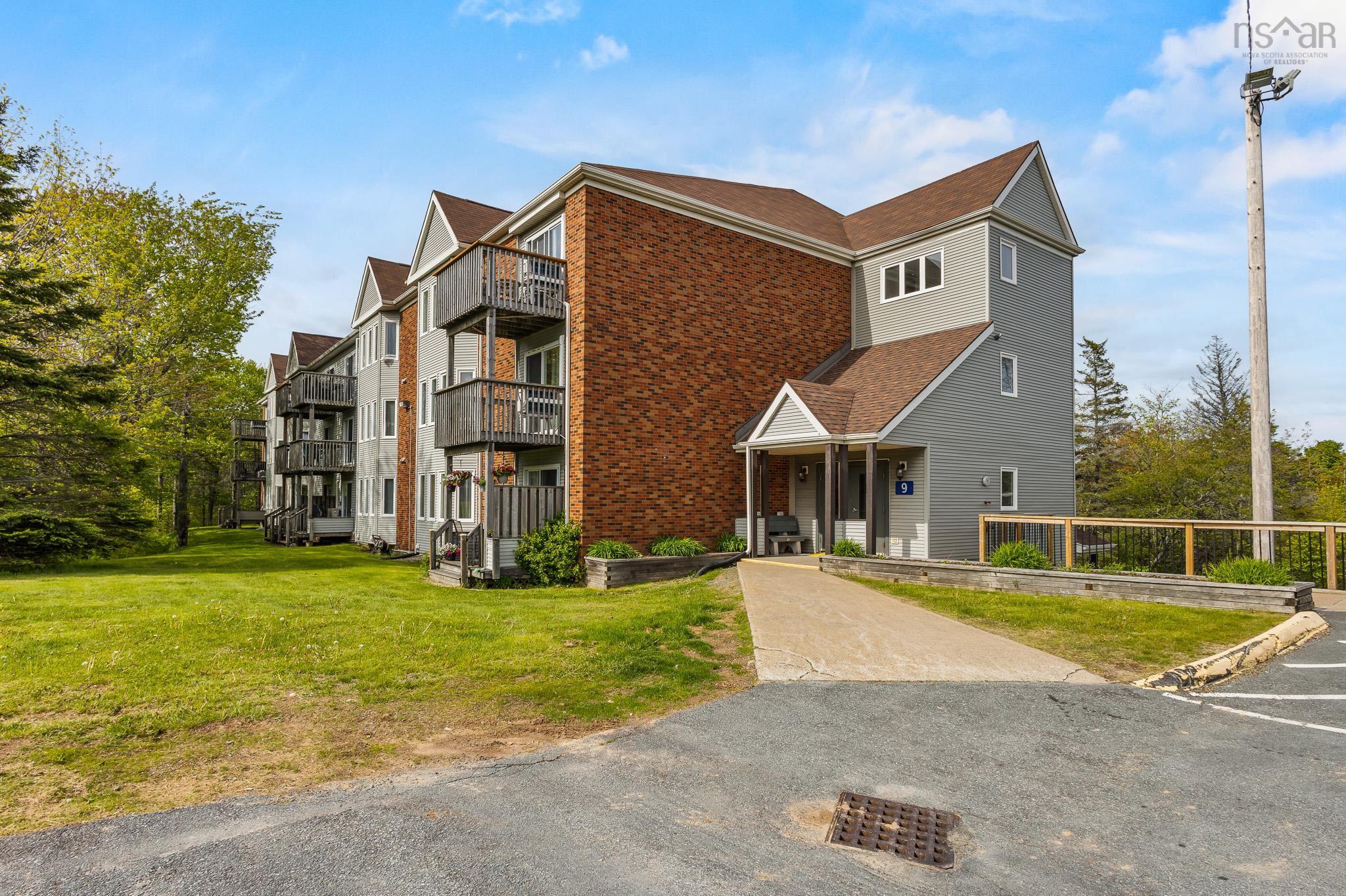 Thumbnail image for 351 9 Forest Hills Parkway MLS<sup>®</sup> 202613347