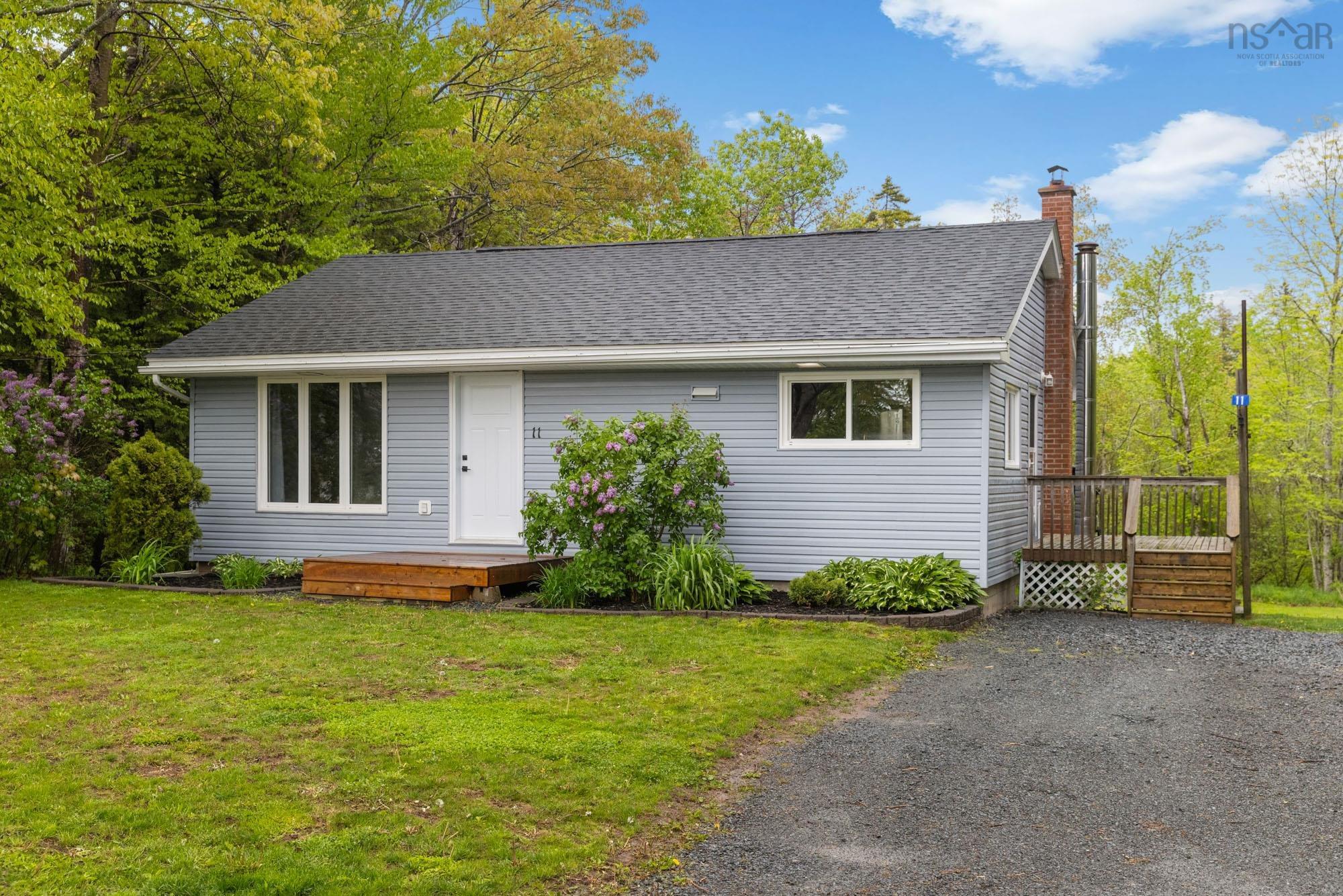 Thumbnail image for 11 Parkview Drive MLS<sup>®</sup> 202613389