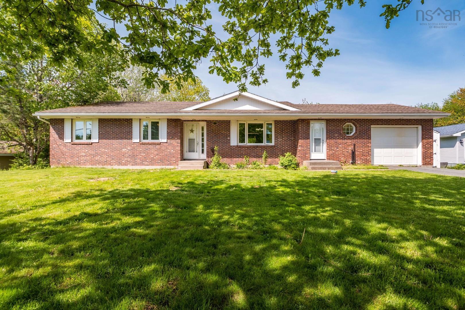 Thumbnail image for 33 Rockwell Drive MLS<sup>®</sup> 202613601
