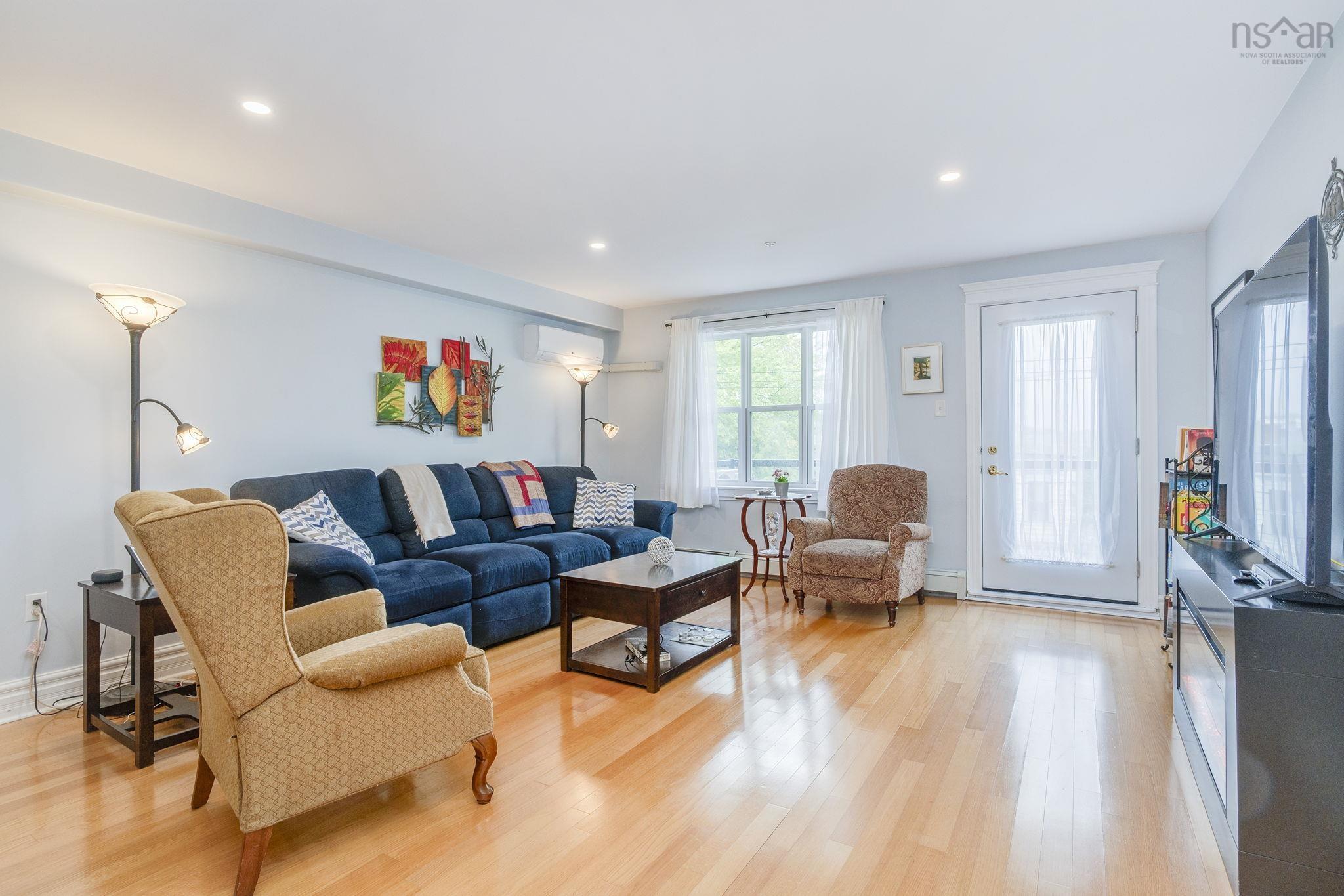 View image 12