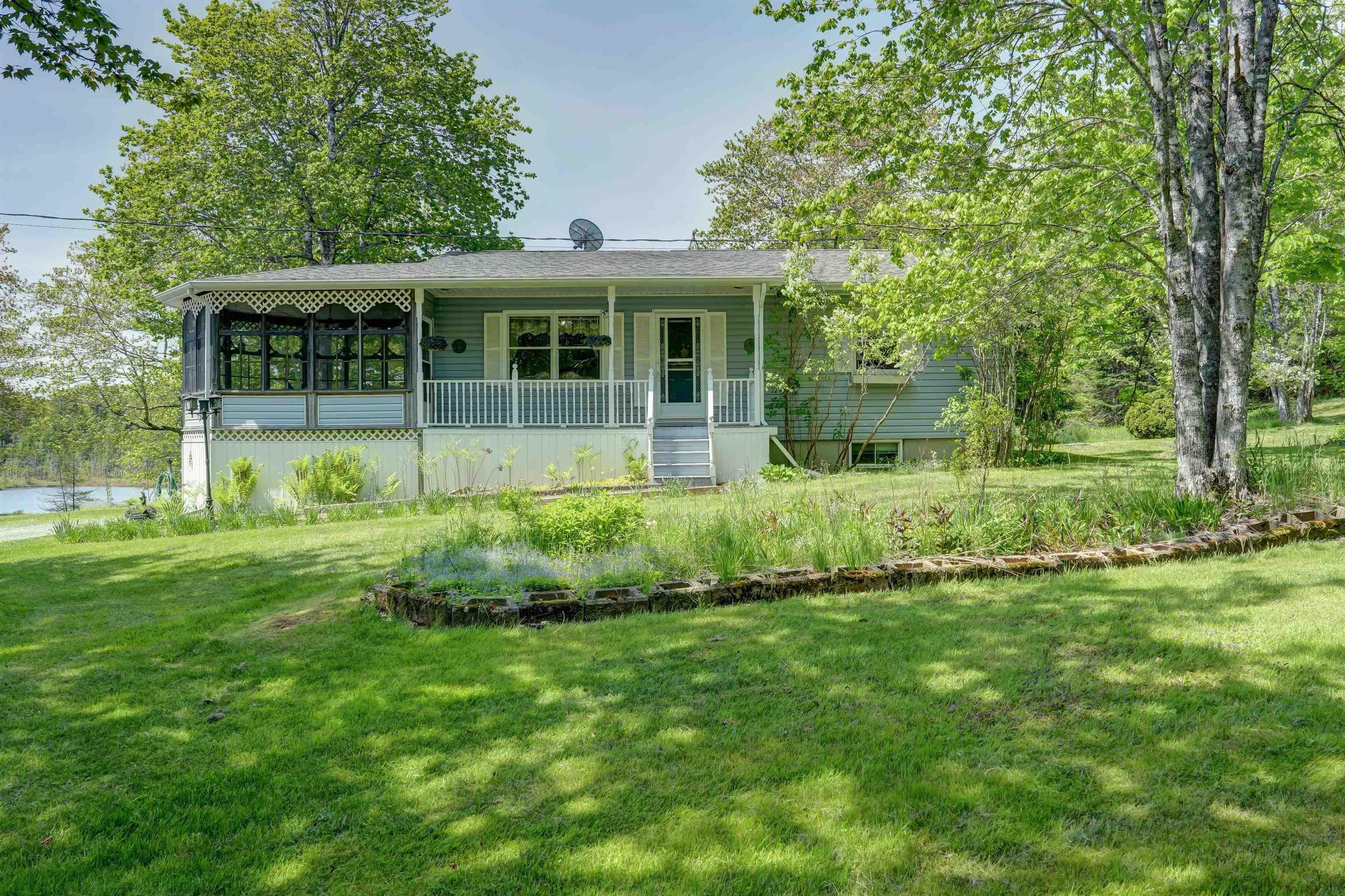 Thumbnail image for 99 Gloria Lane MLS<sup>®</sup> 202613737