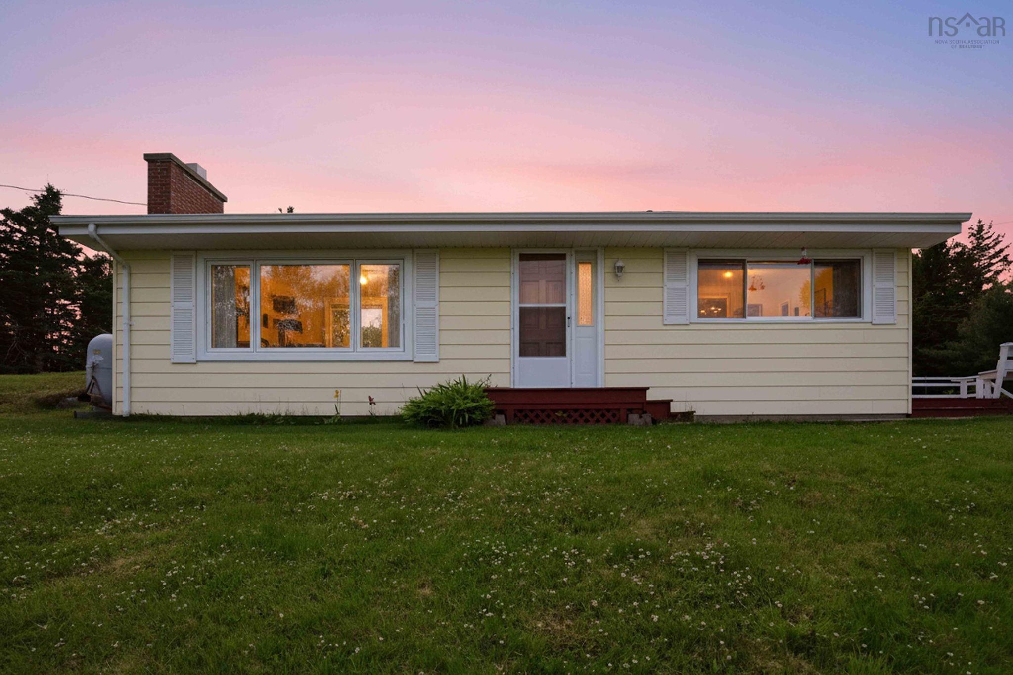 Thumbnail image for 699 Upper Lakeville Road MLS<sup>®</sup> 202613740