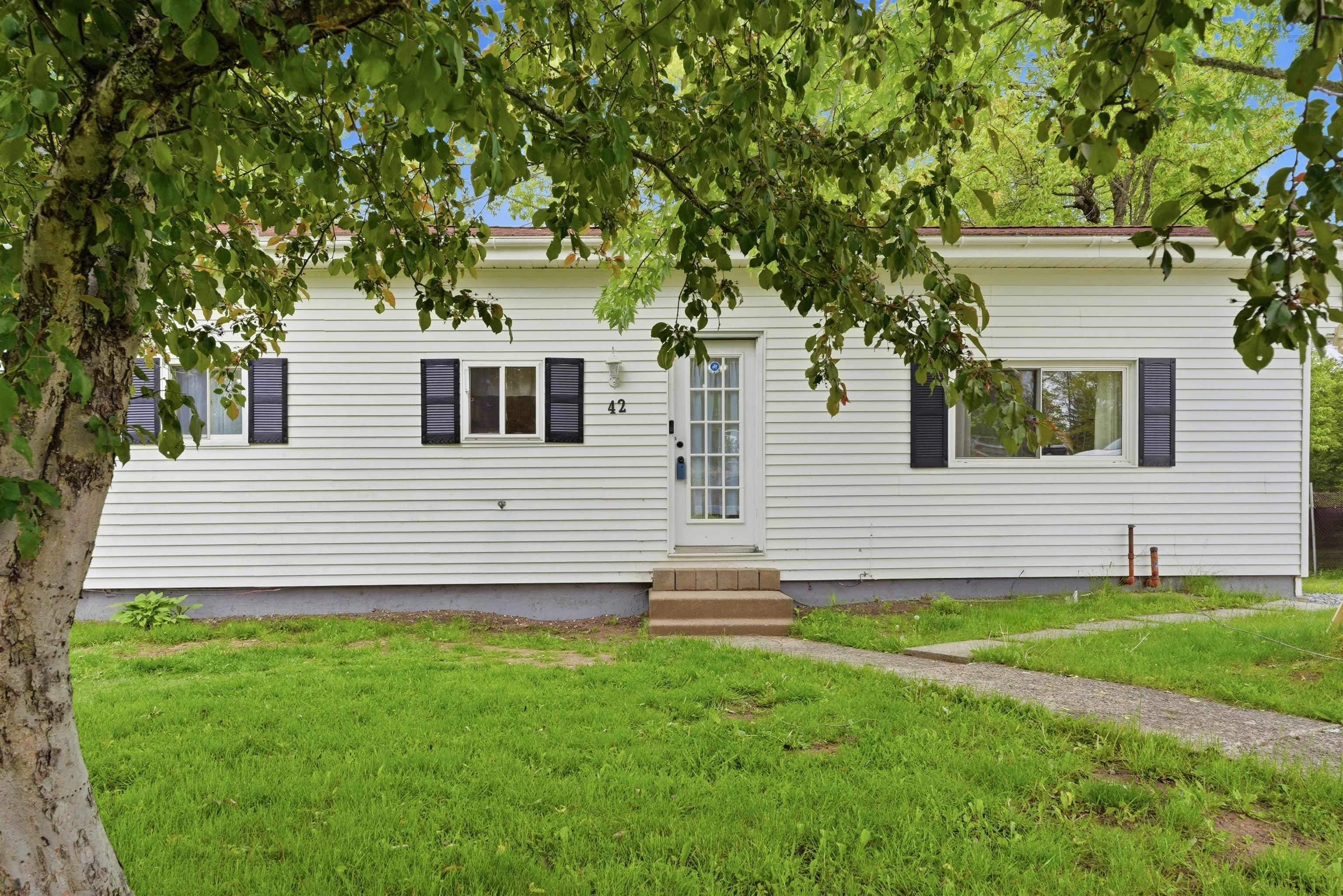 Thumbnail image for 42 Iseley Lane MLS<sup>®</sup> 202614148