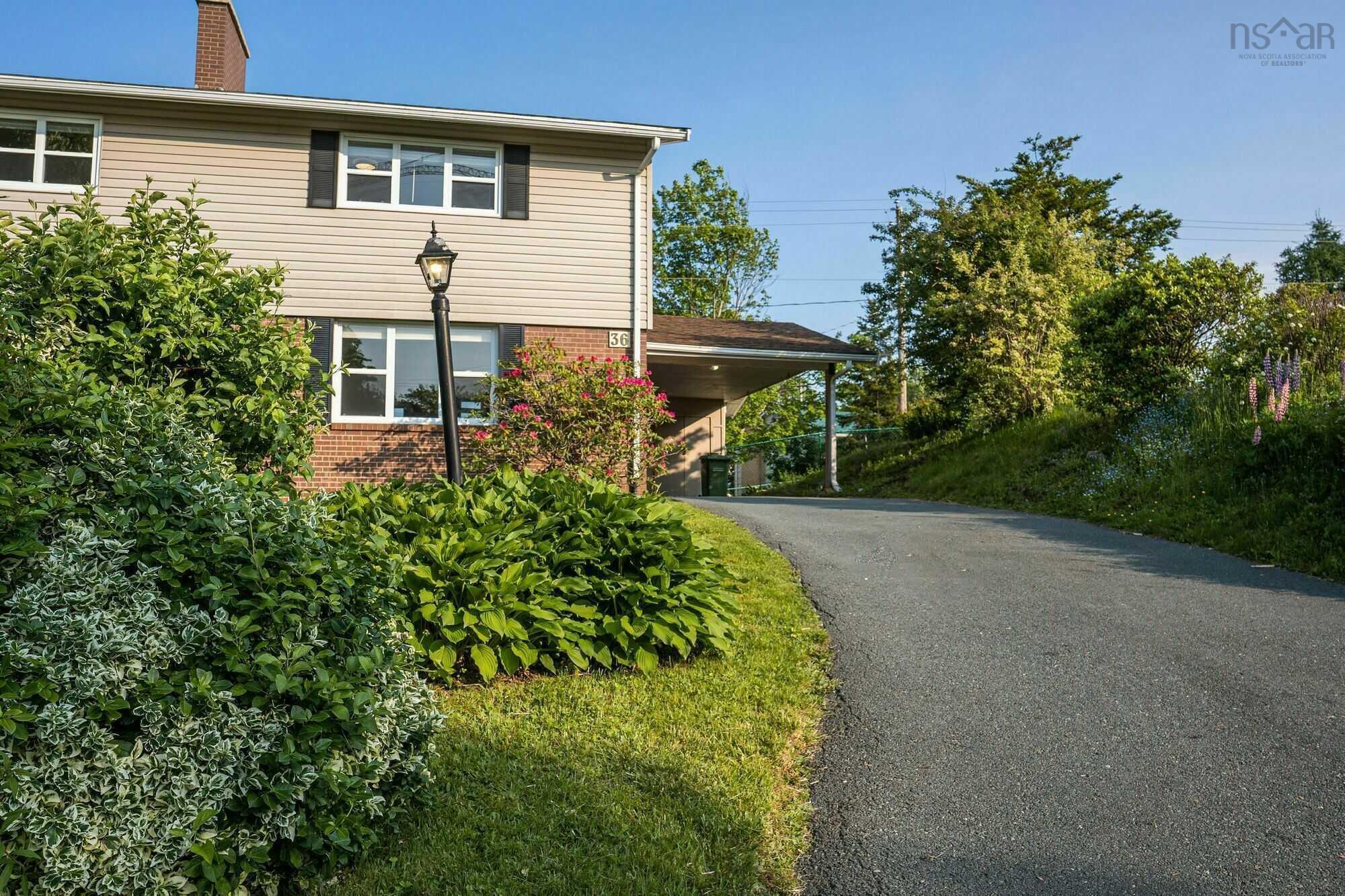 Thumbnail image for 36 Simcoe Place MLS<sup>®</sup> 202614169