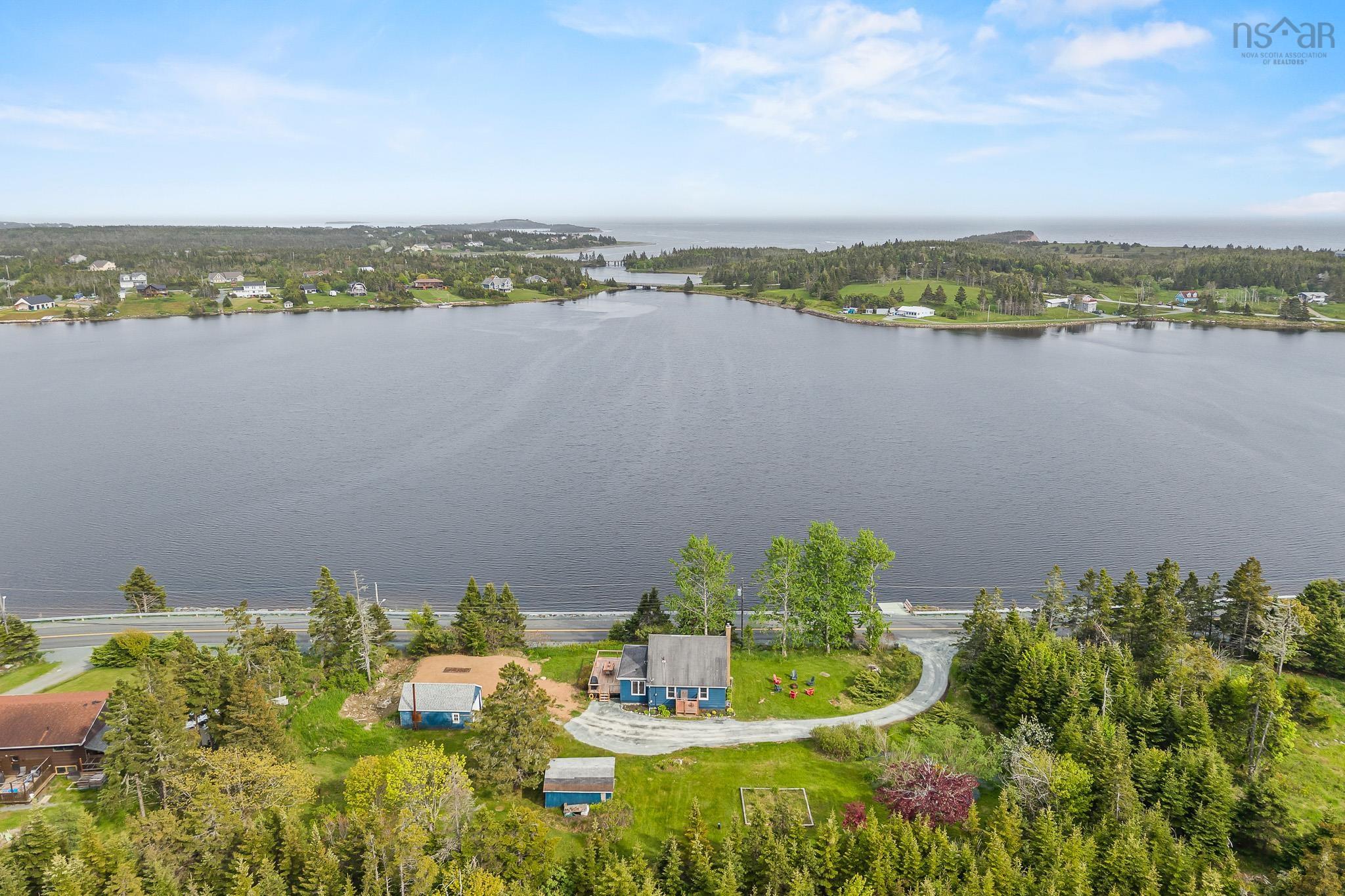Thumbnail image for 2495 Crowell Road MLS<sup>®</sup> 202614191