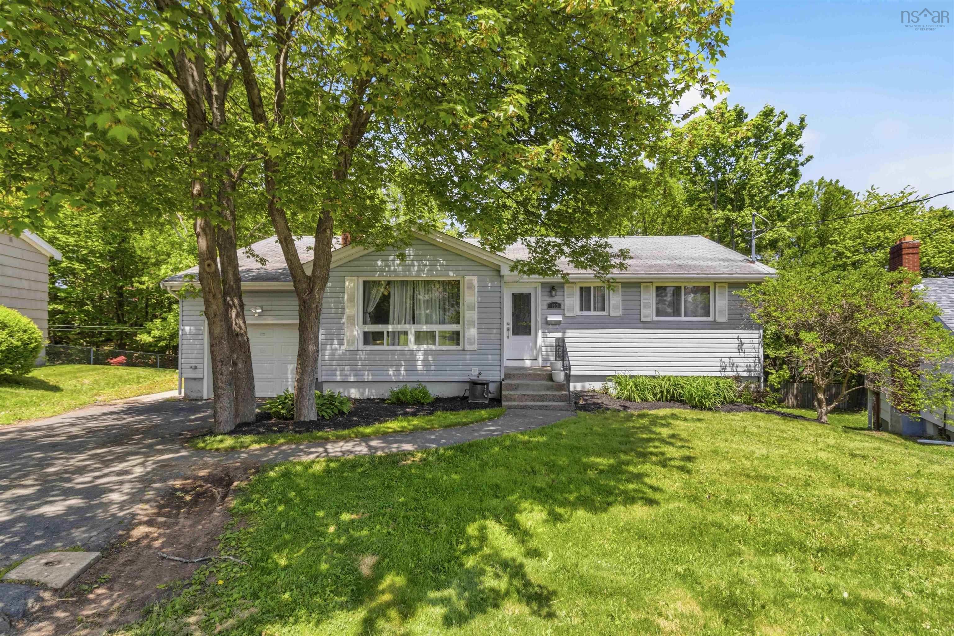 Thumbnail image for 123 Evans Avenue MLS<sup>®</sup> 202614267