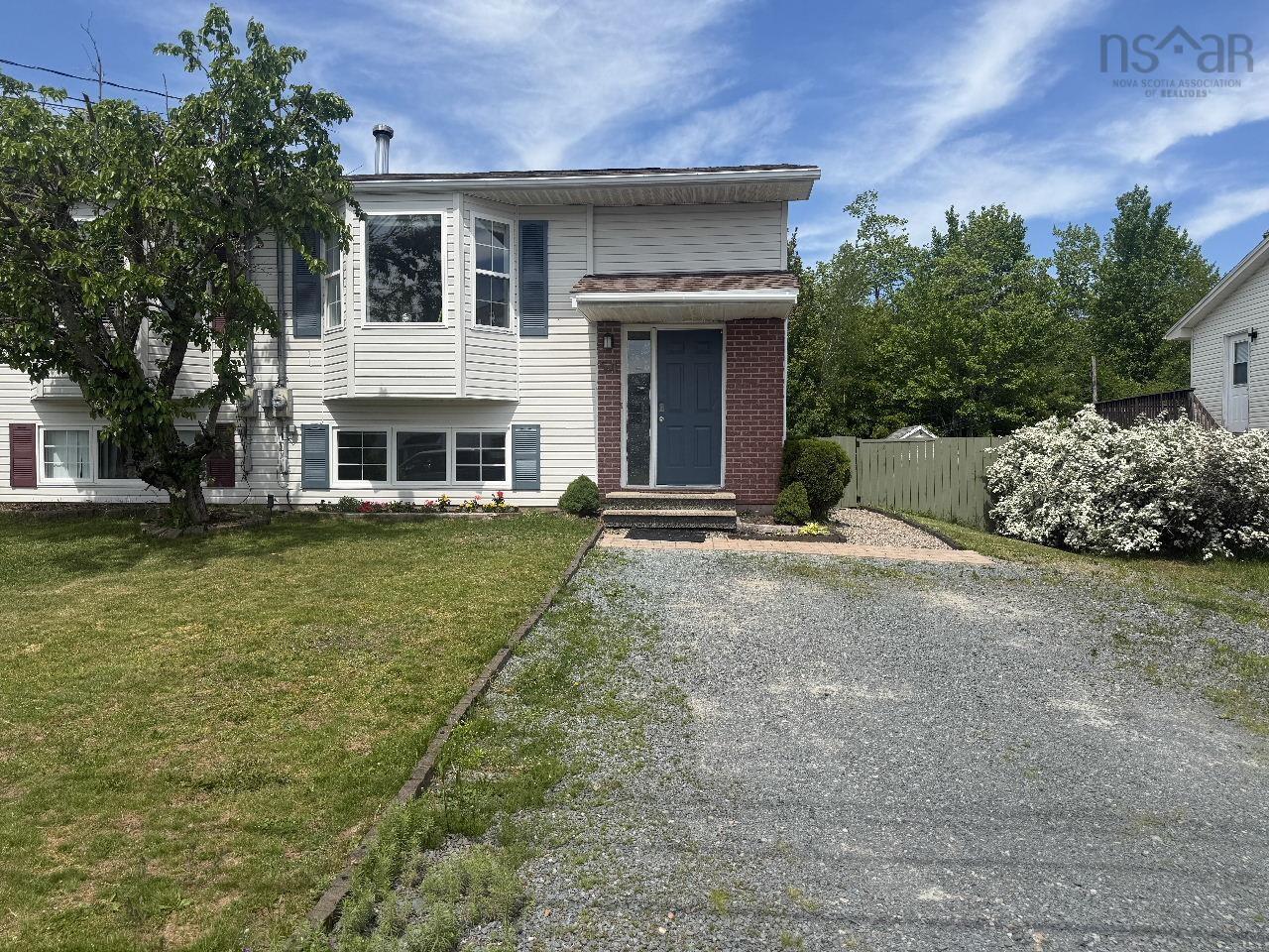 Thumbnail image for 54 Hemlock Drive MLS<sup>®</sup> 202614362