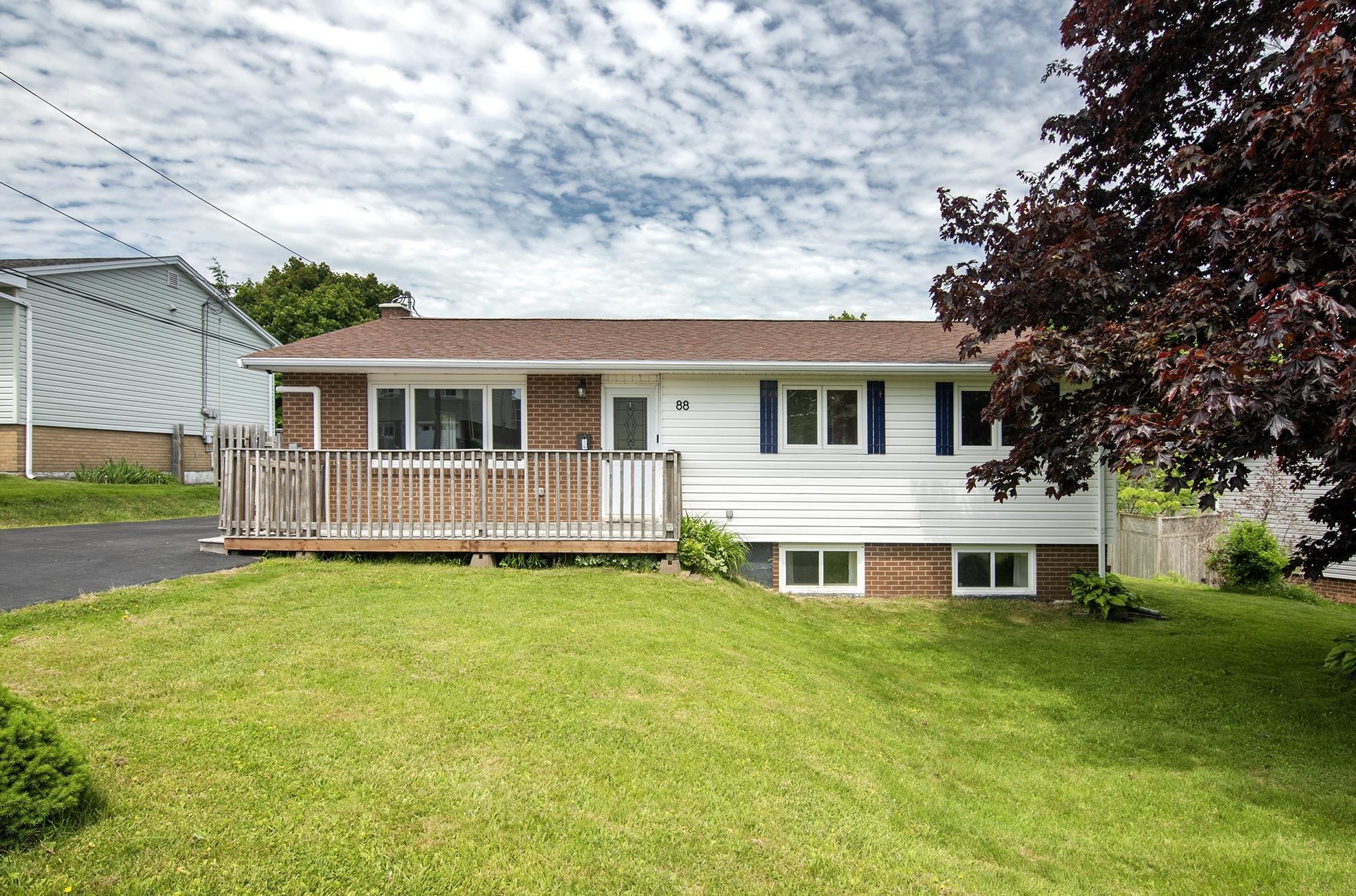 Thumbnail image for 88 Ancaster Court MLS<sup>®</sup> 202614404