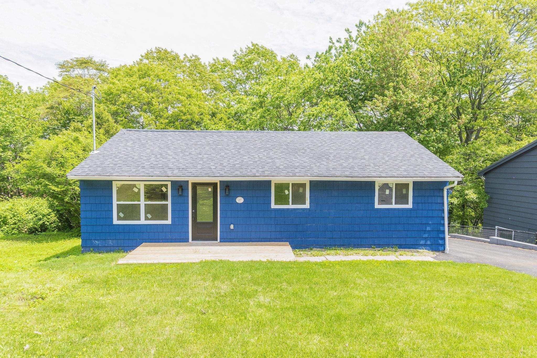 Thumbnail image for 27 Meadowview Drive MLS<sup>®</sup> 202614438