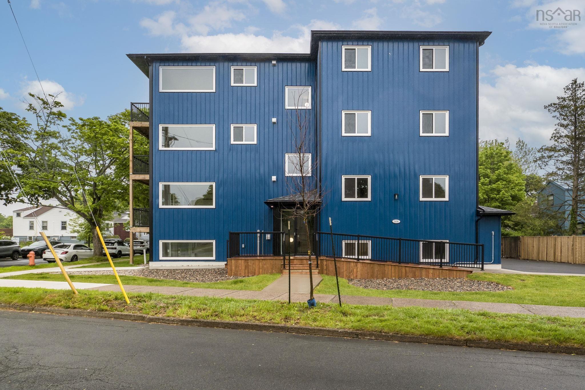 Thumbnail image for 1 5698 Normandy Drive MLS<sup>®</sup> 202614543