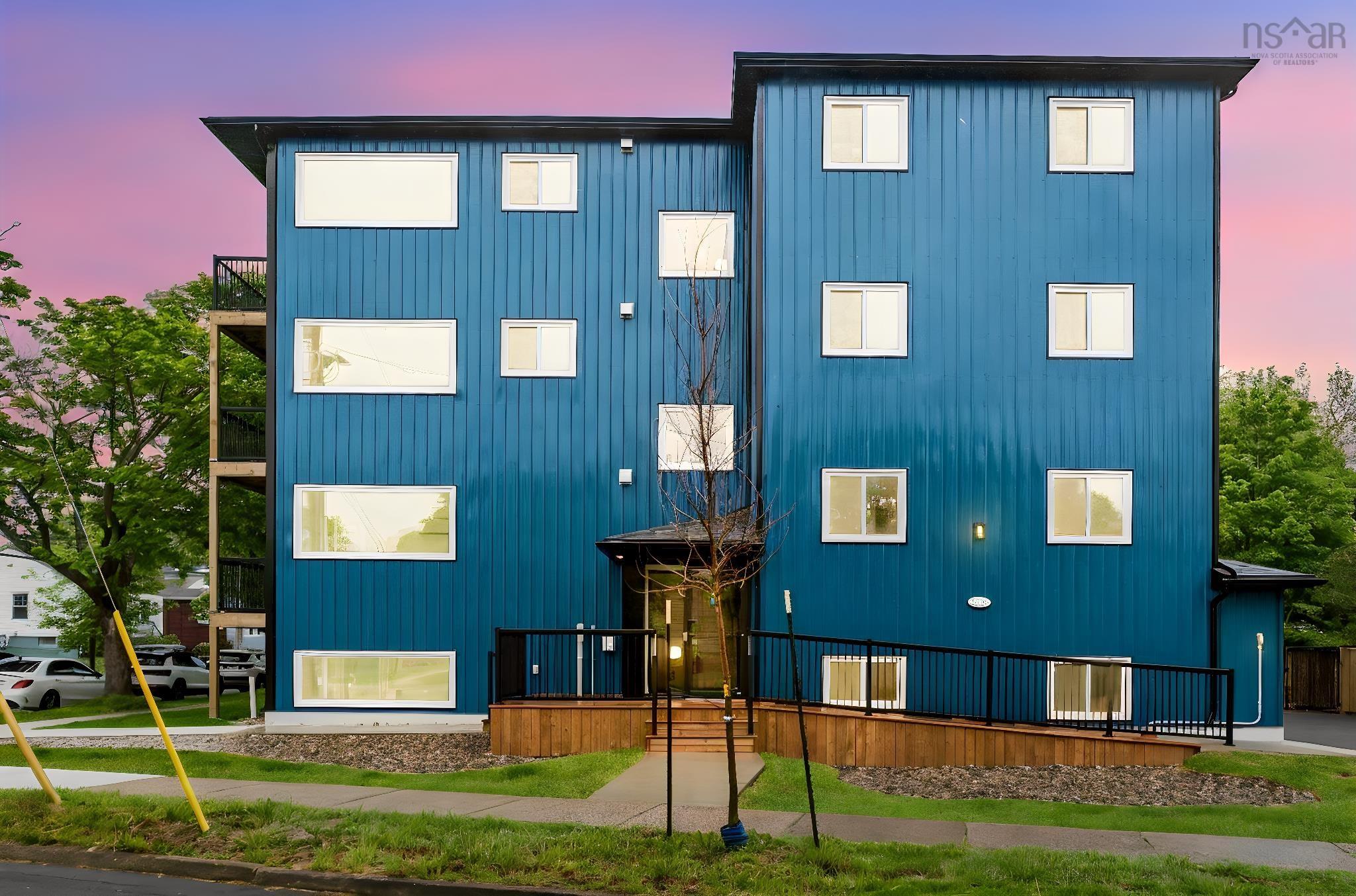 Thumbnail image for 3 5698 Normandy Drive MLS<sup>®</sup> 202614551