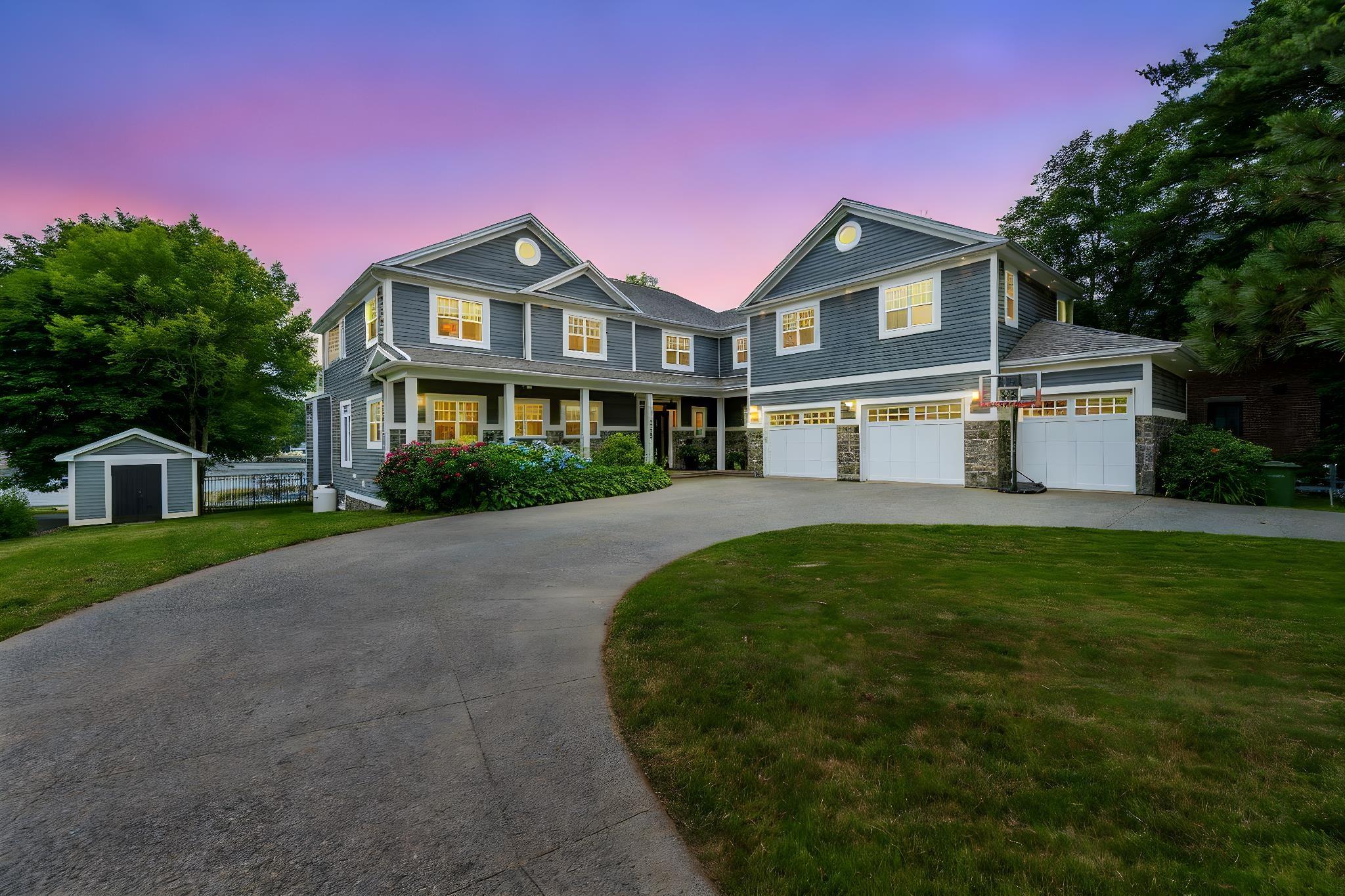 Thumbnail image for 5950 Inglewood Drive MLS<sup>®</sup> 202614560