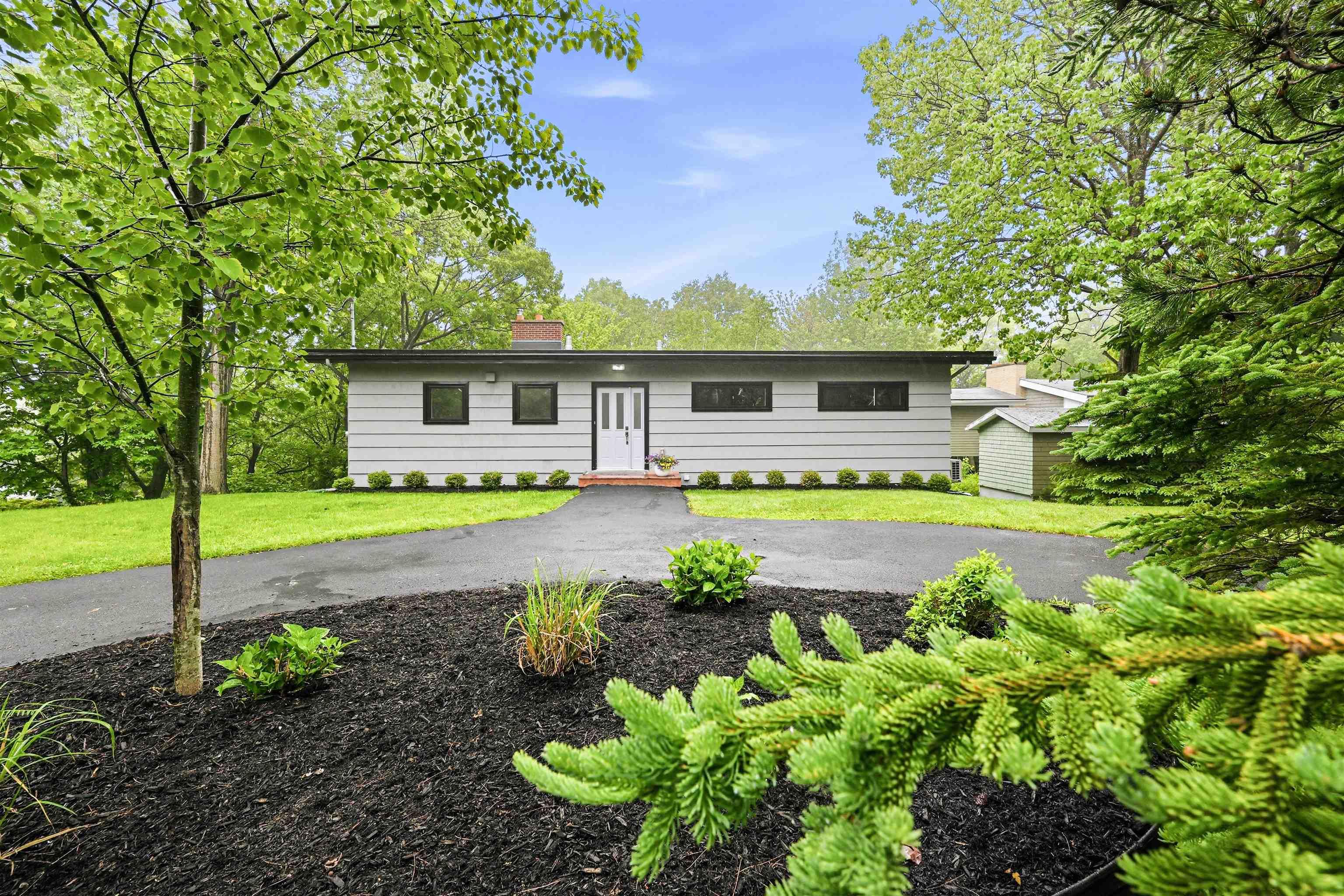 Thumbnail image for 1985 Purcells Cove Road MLS<sup>®</sup> 202614648