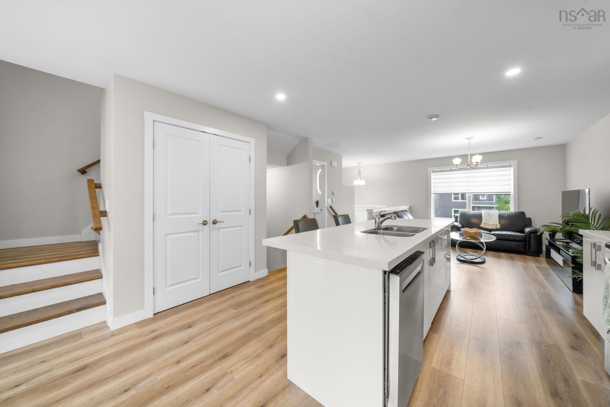 View image 16