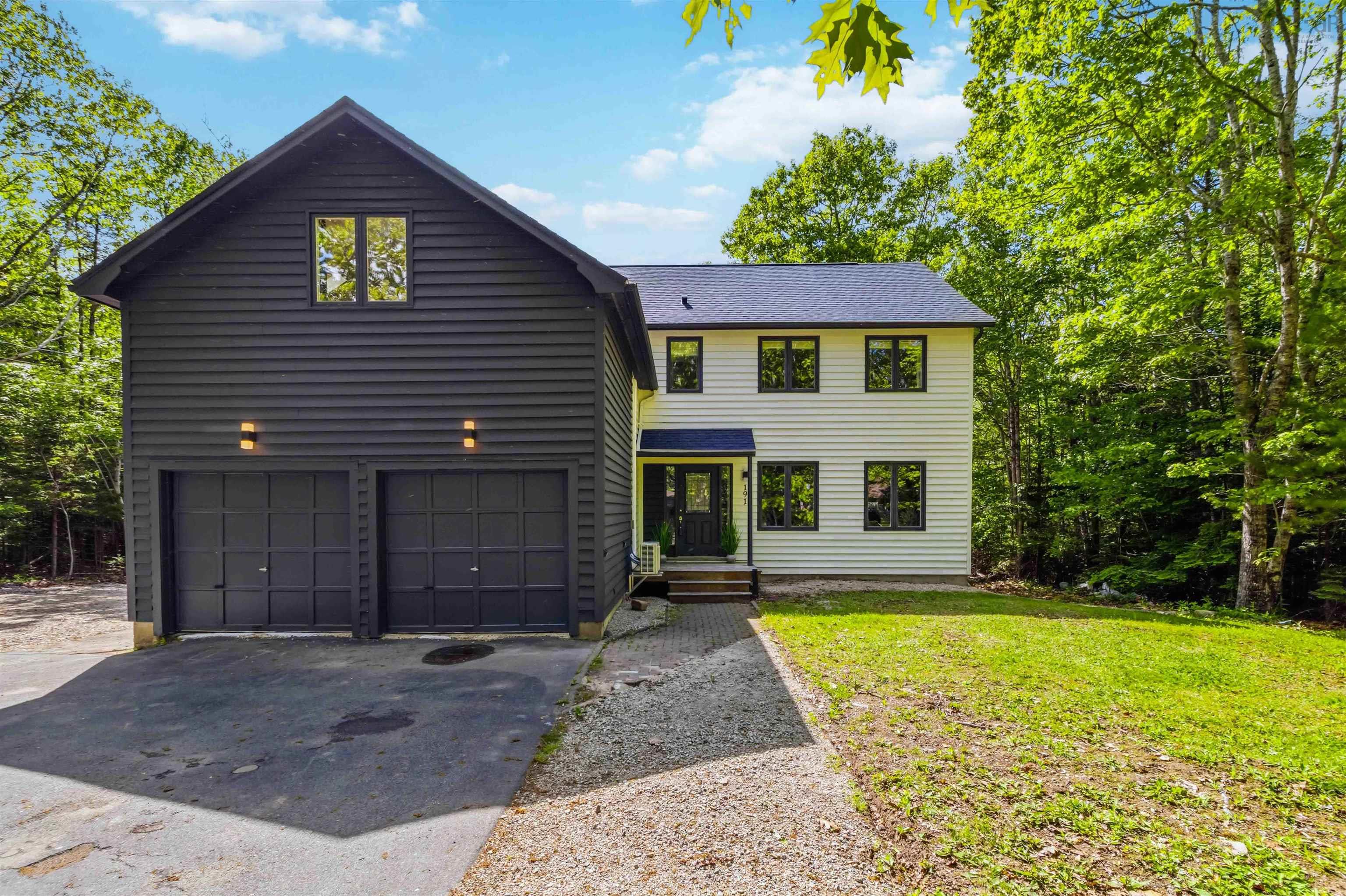Thumbnail image for 191 Viewmount Drive MLS<sup>®</sup> 202614787