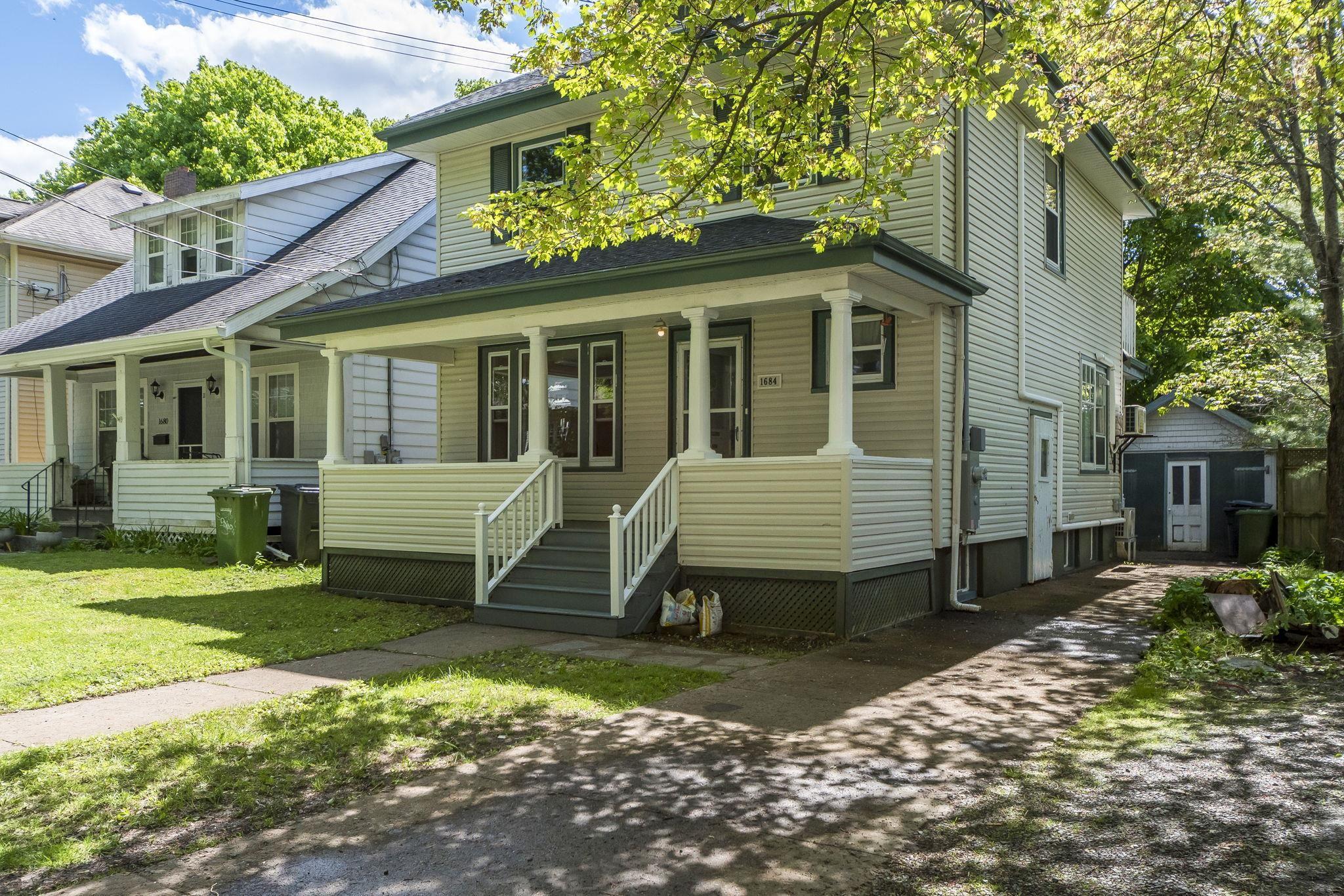 Thumbnail image for 1684 Walnut Street MLS<sup>®</sup> 202614880