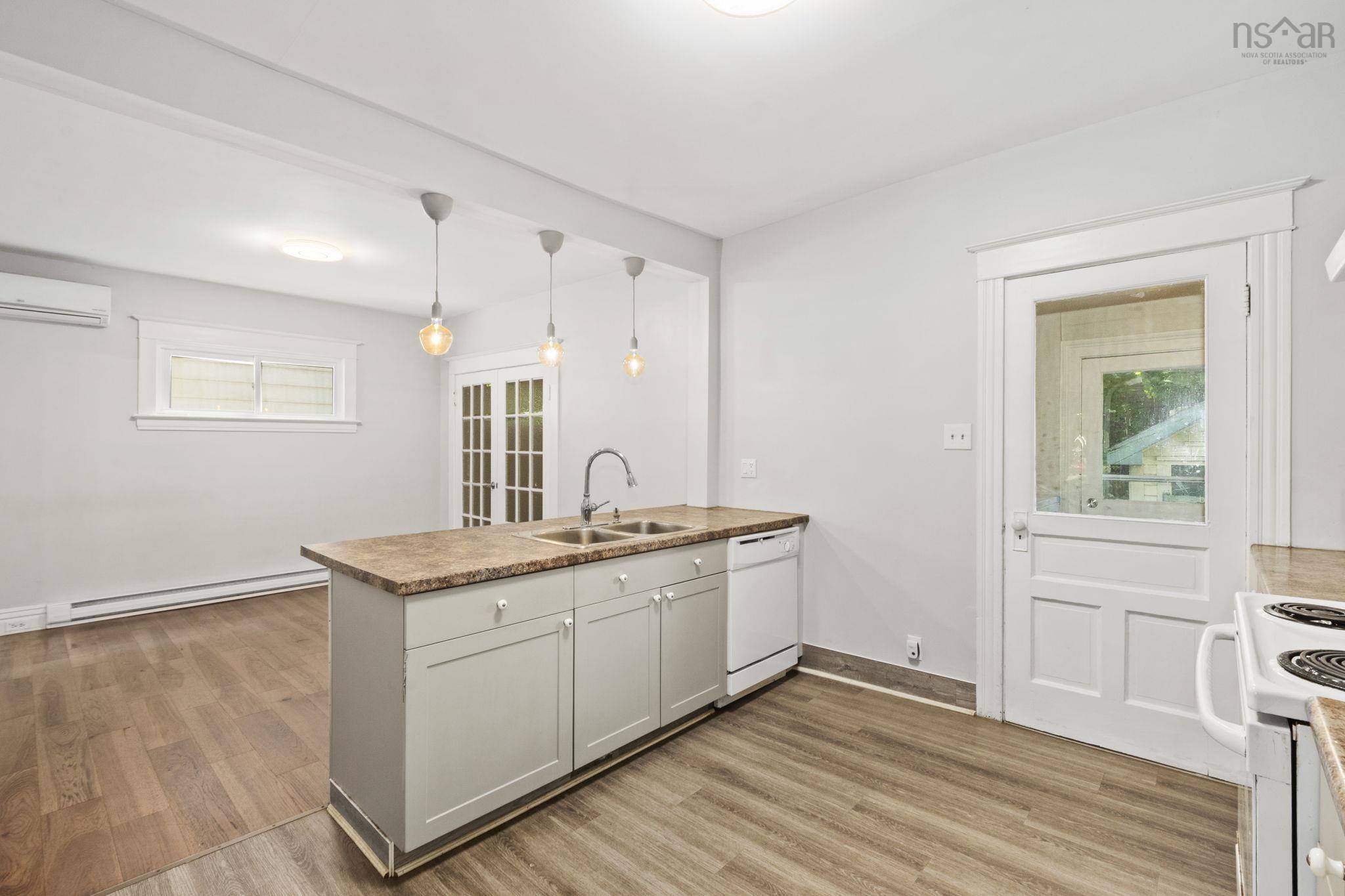 View image 12