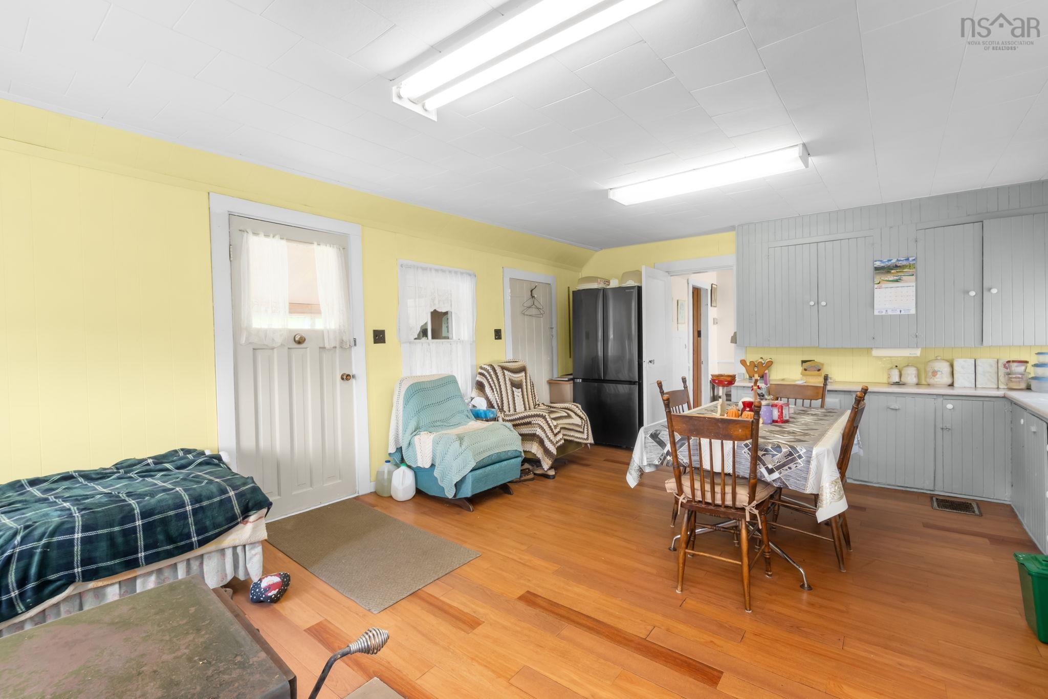 View image 18