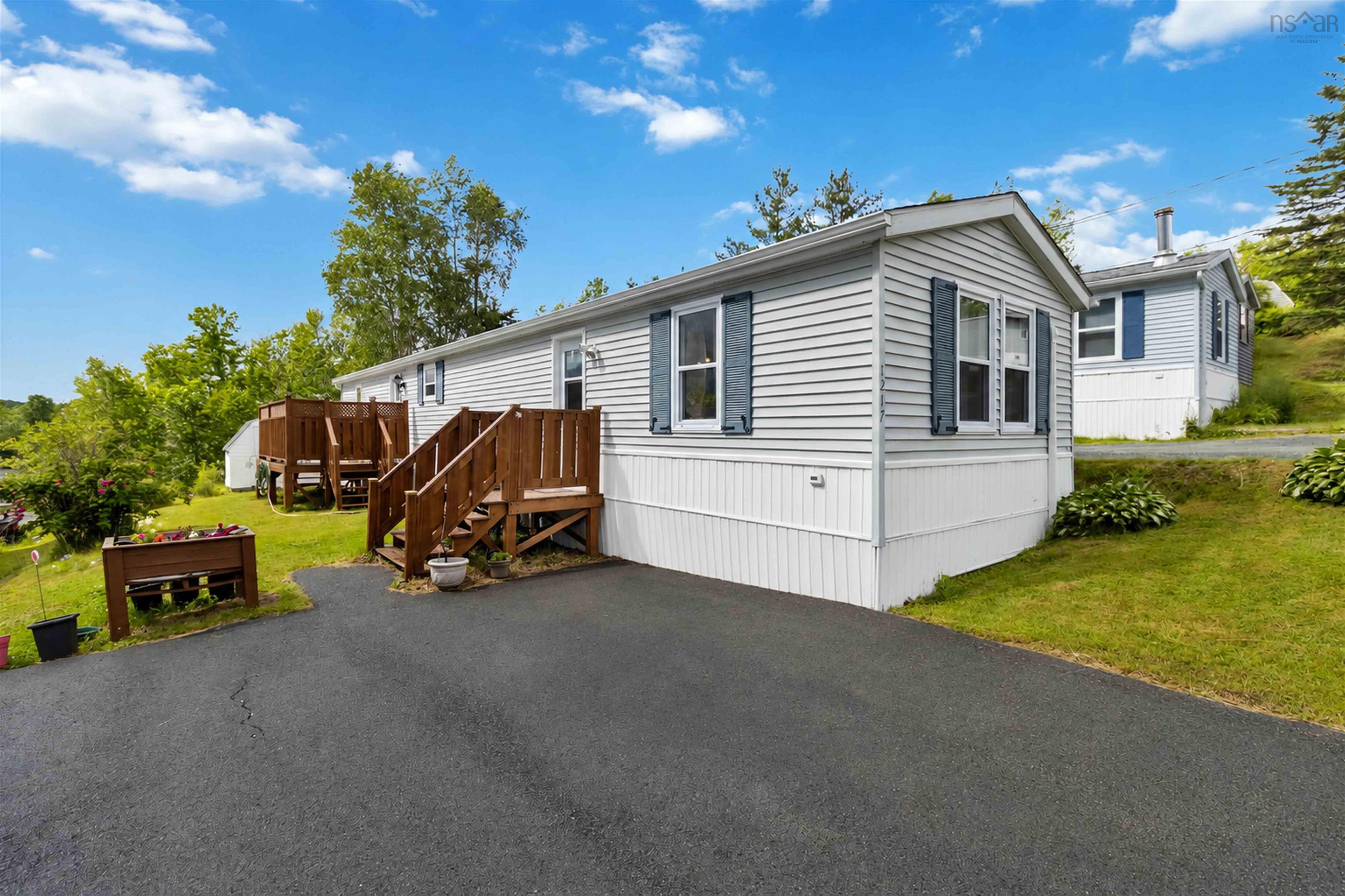 Thumbnail image for 1217 Susan Drive MLS<sup>®</sup> 202615234