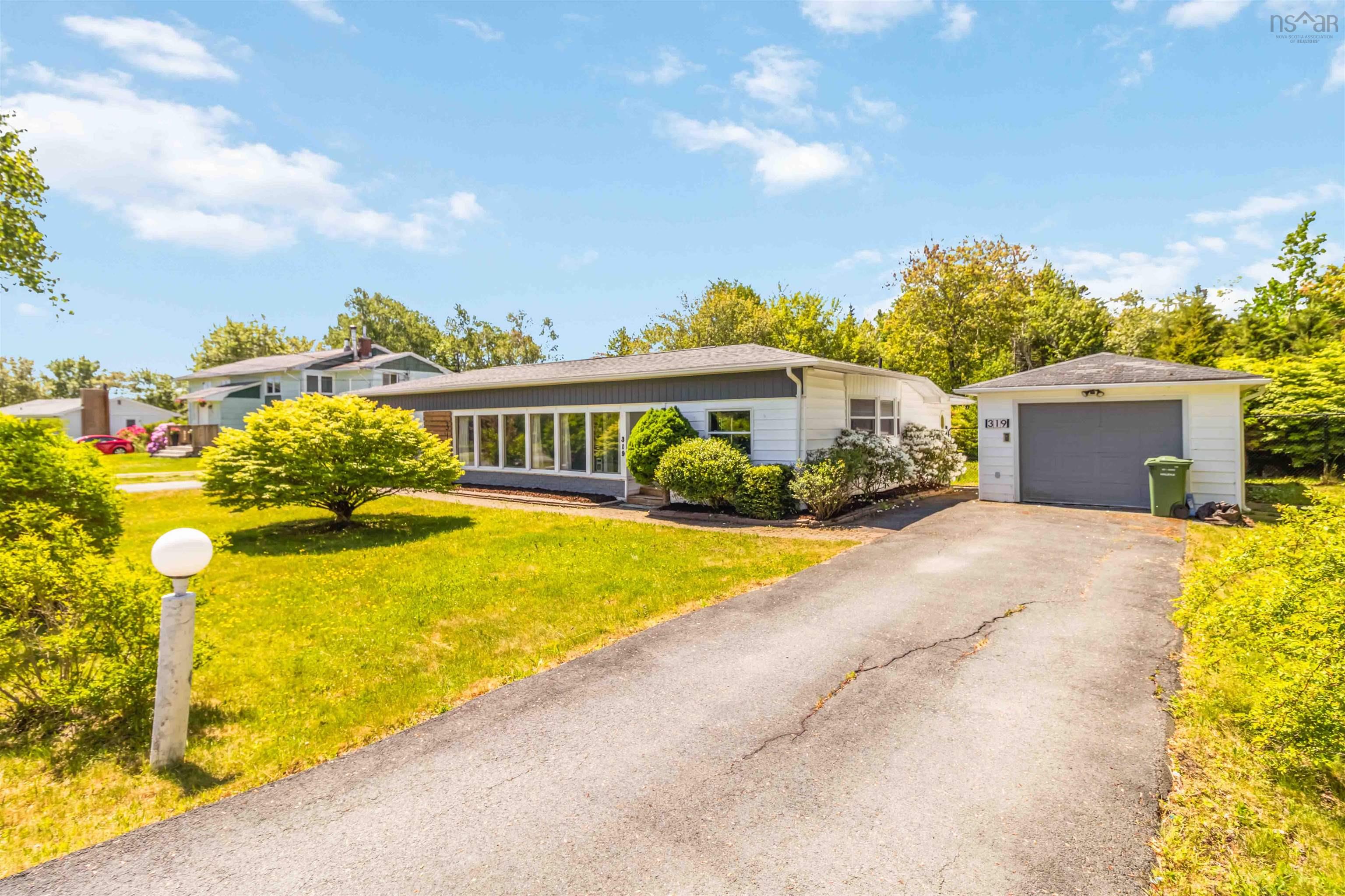 Thumbnail image for 319 Brookside Road MLS<sup>®</sup> 202615330