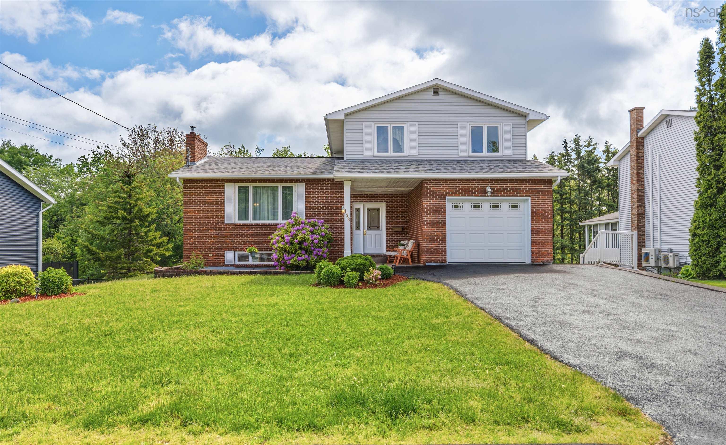 Thumbnail image for 138 Hallmark Avenue MLS<sup>®</sup> 202615361