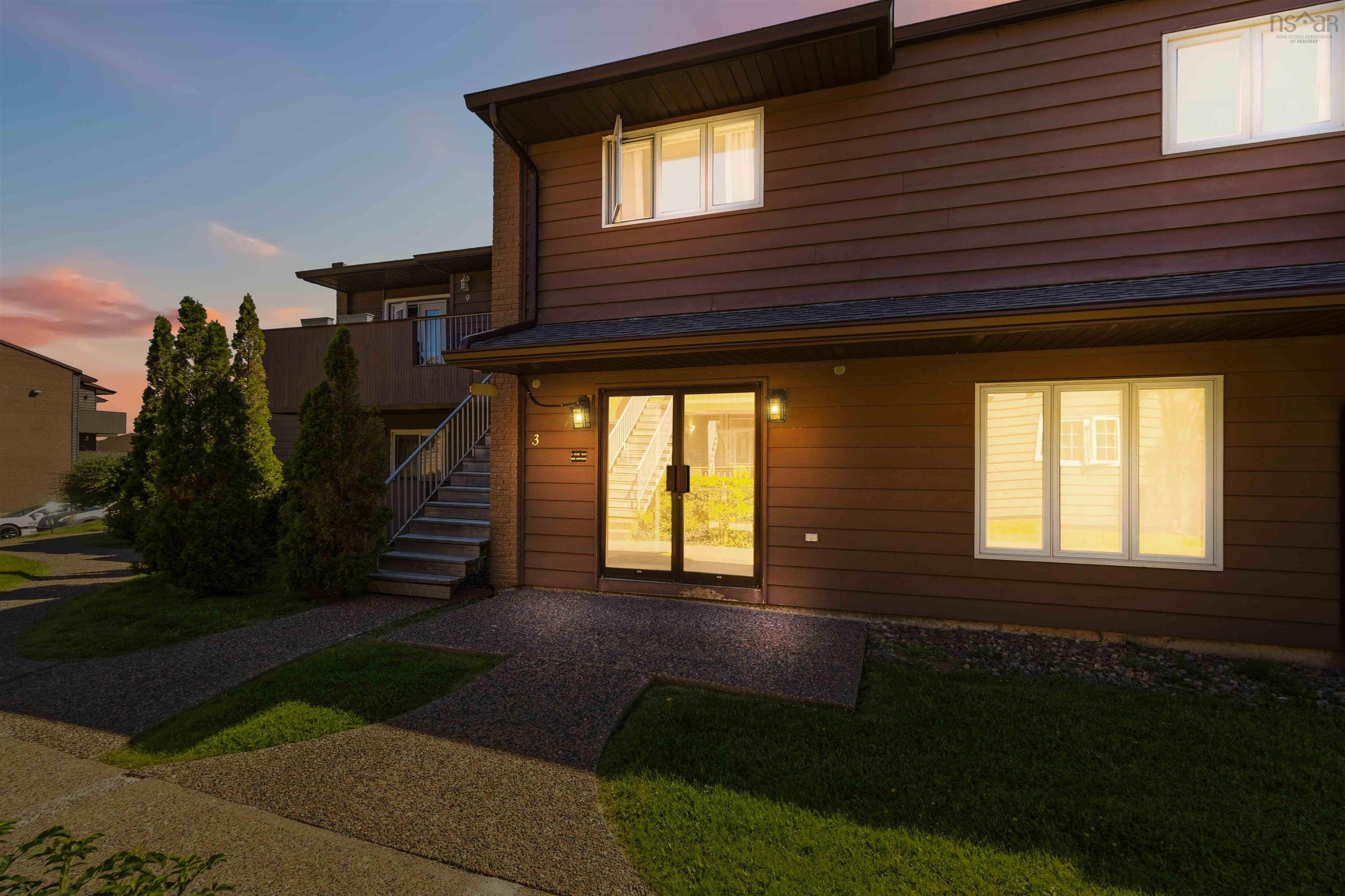 Thumbnail image for Unit 14 3 Rose Way MLS<sup>®</sup> 202615398