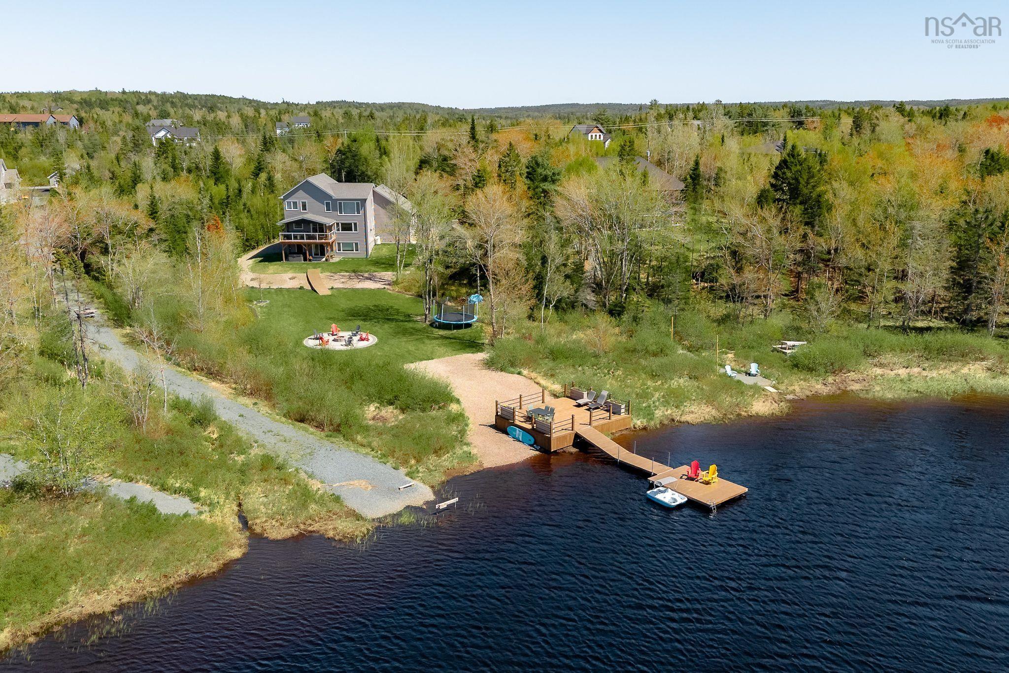 Thumbnail image for 1290 McCabe Lake Drive MLS<sup>®</sup> 202615442