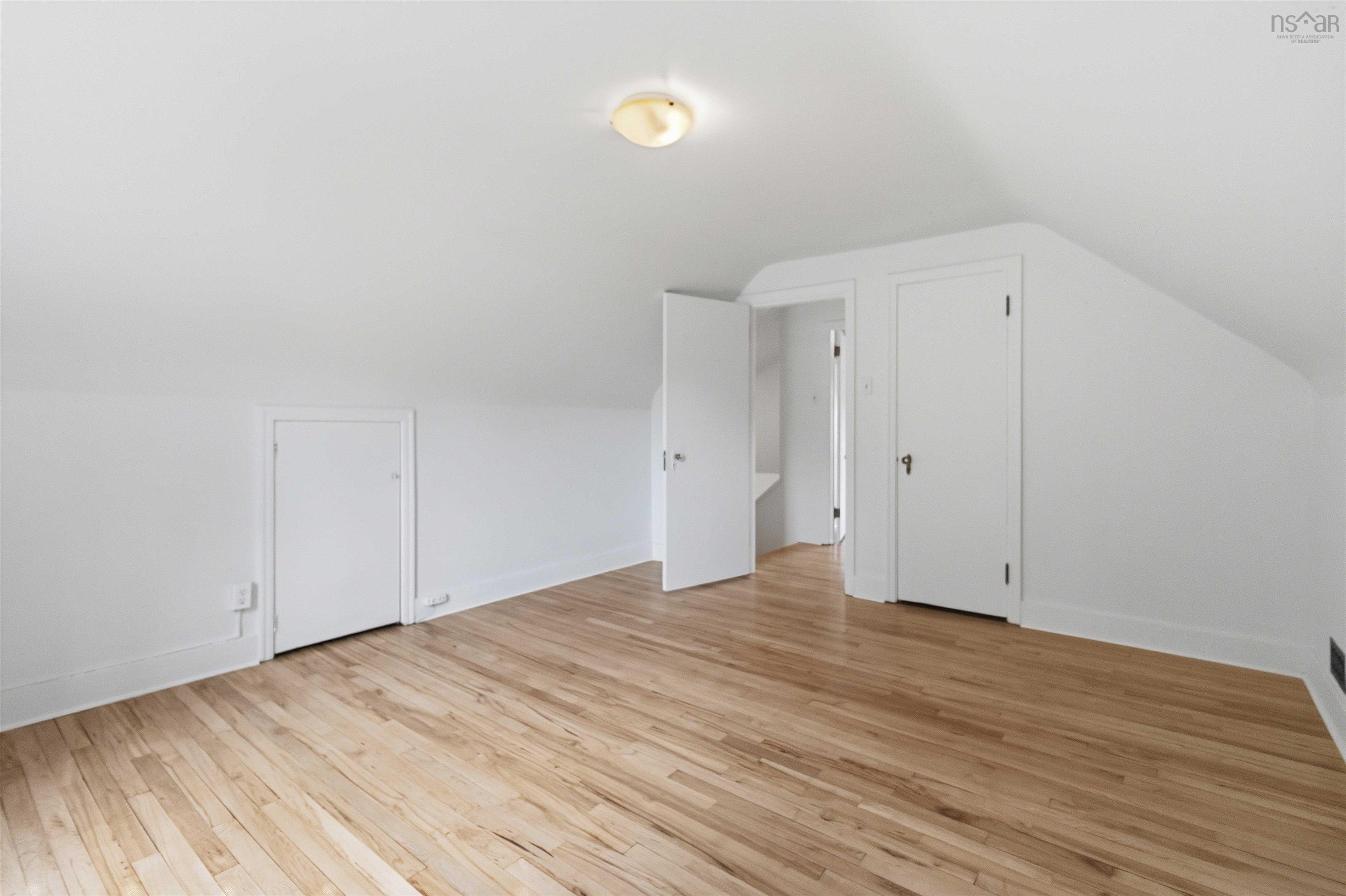 View image 18