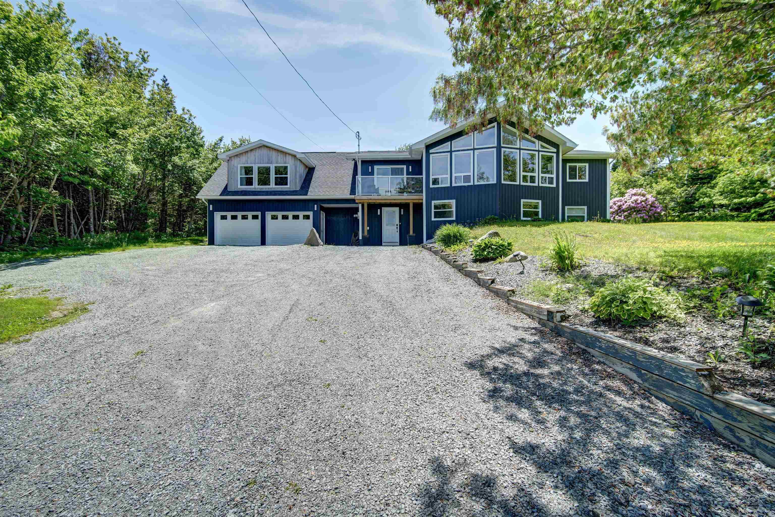 Thumbnail image for 18 Delmerle Drive MLS<sup>®</sup> 202615468