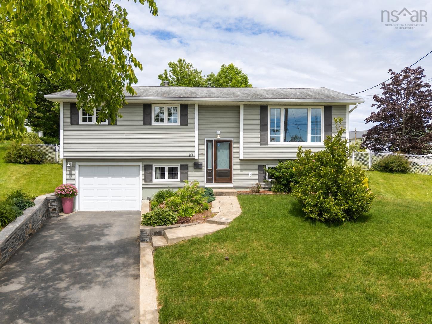 Thumbnail image for 28 Eastwood Court MLS<sup>®</sup> 202615524
