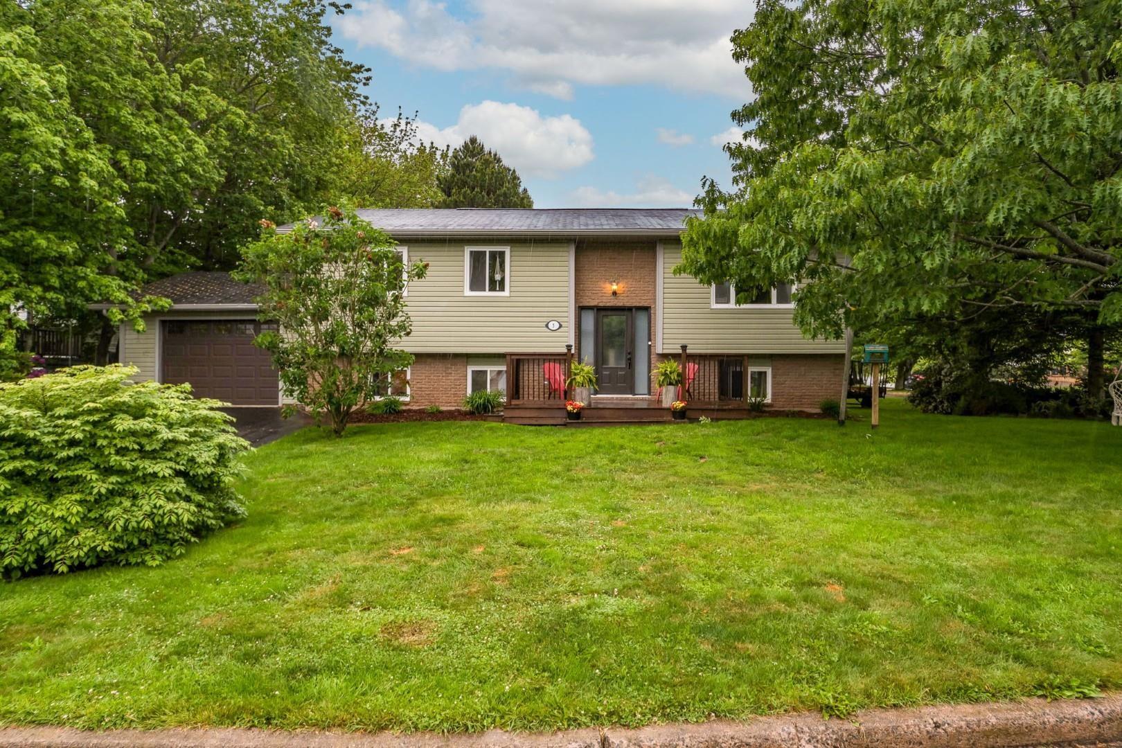 Thumbnail image for 5 Joan Eleanor Drive MLS<sup>®</sup> 202615590