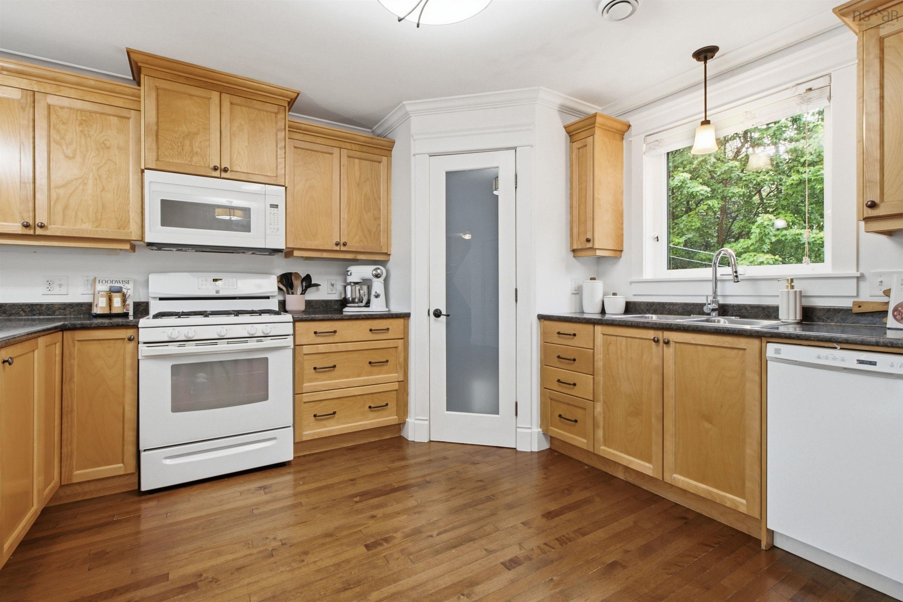 View image 12