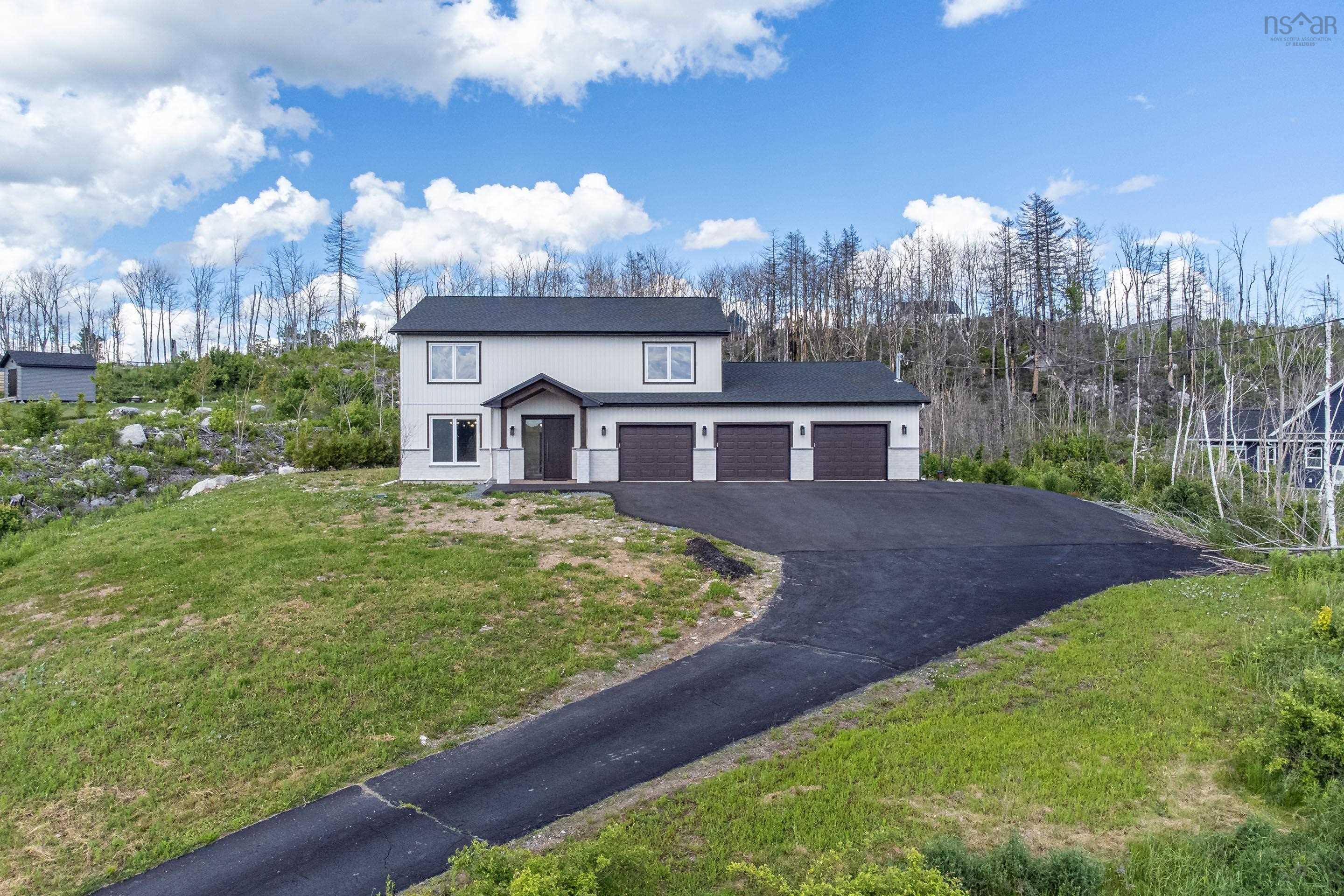 Thumbnail image for 195 Carmel Crescent MLS<sup>®</sup> 202615635