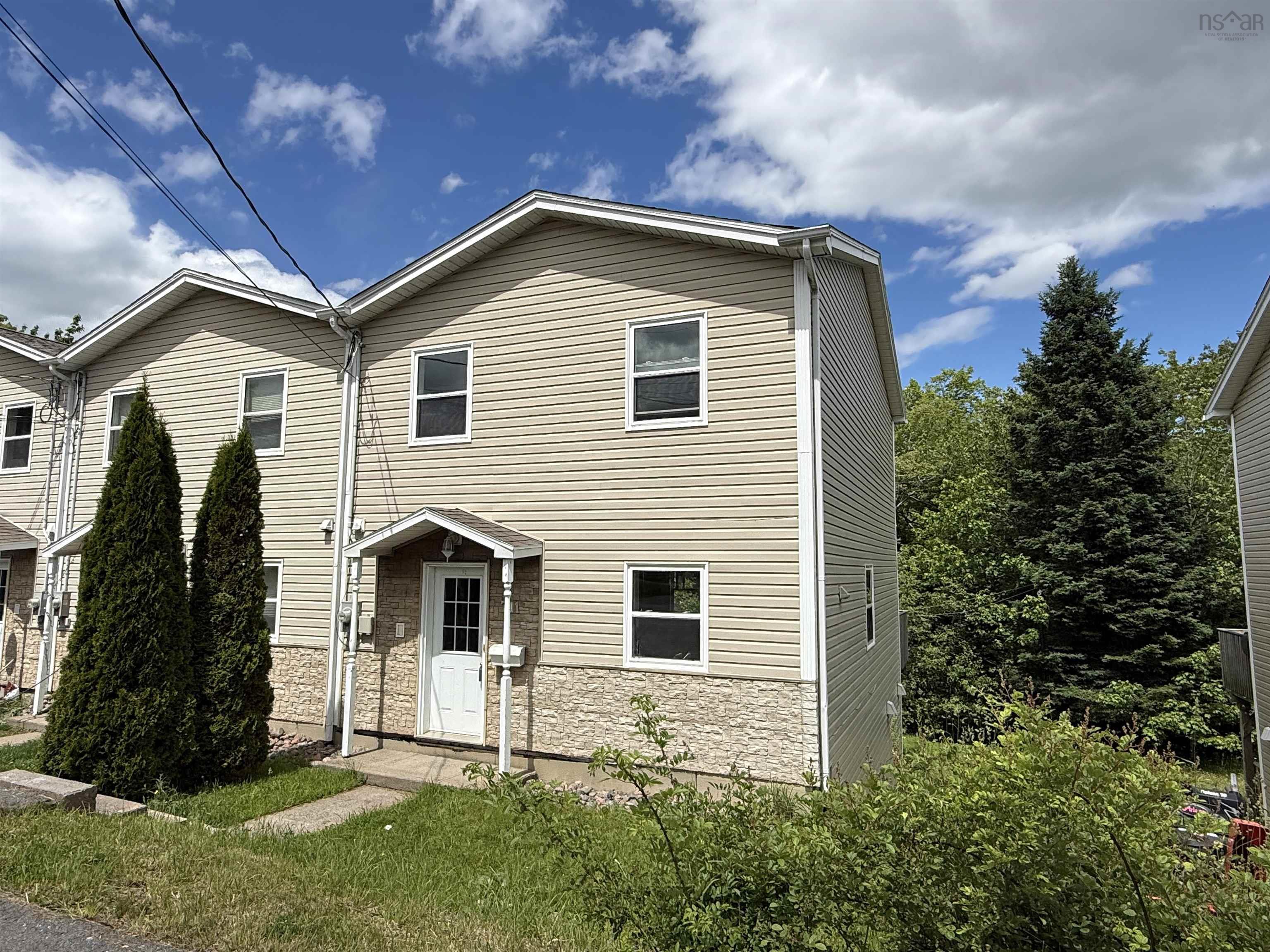 Thumbnail image for 711 Pleasant Street MLS<sup>®</sup> 202615695
