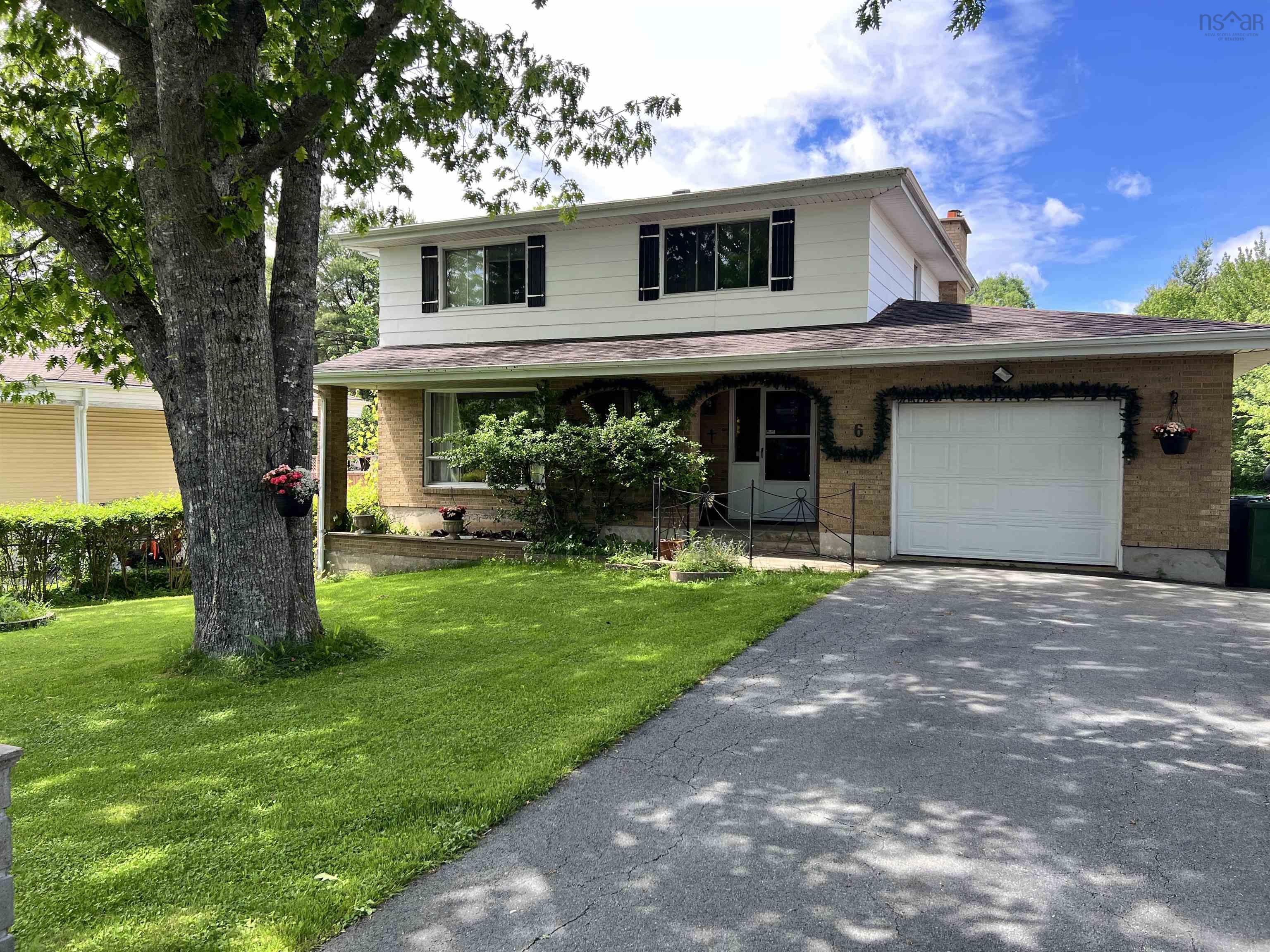 Thumbnail image for 6 RAYMOND Drive MLS<sup>®</sup> 202615701
