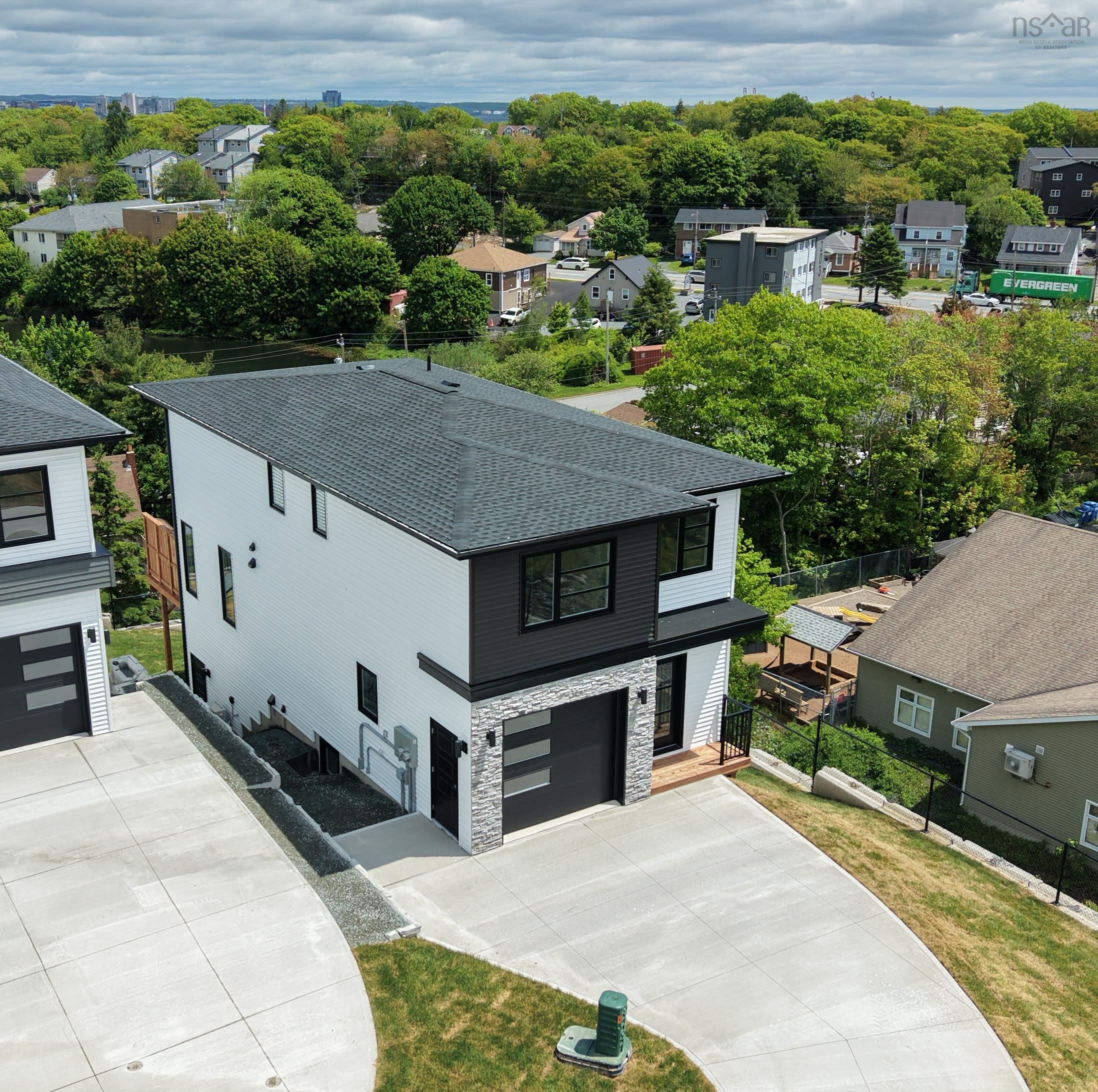 Thumbnail image for 65 Grenoble Court MLS<sup>®</sup> 202615757