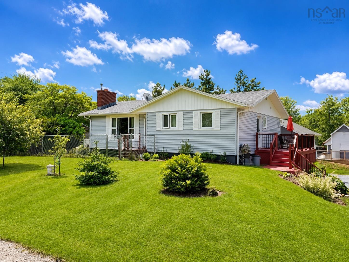 Thumbnail image for 19 Lake Drive MLS<sup>®</sup> 202616061