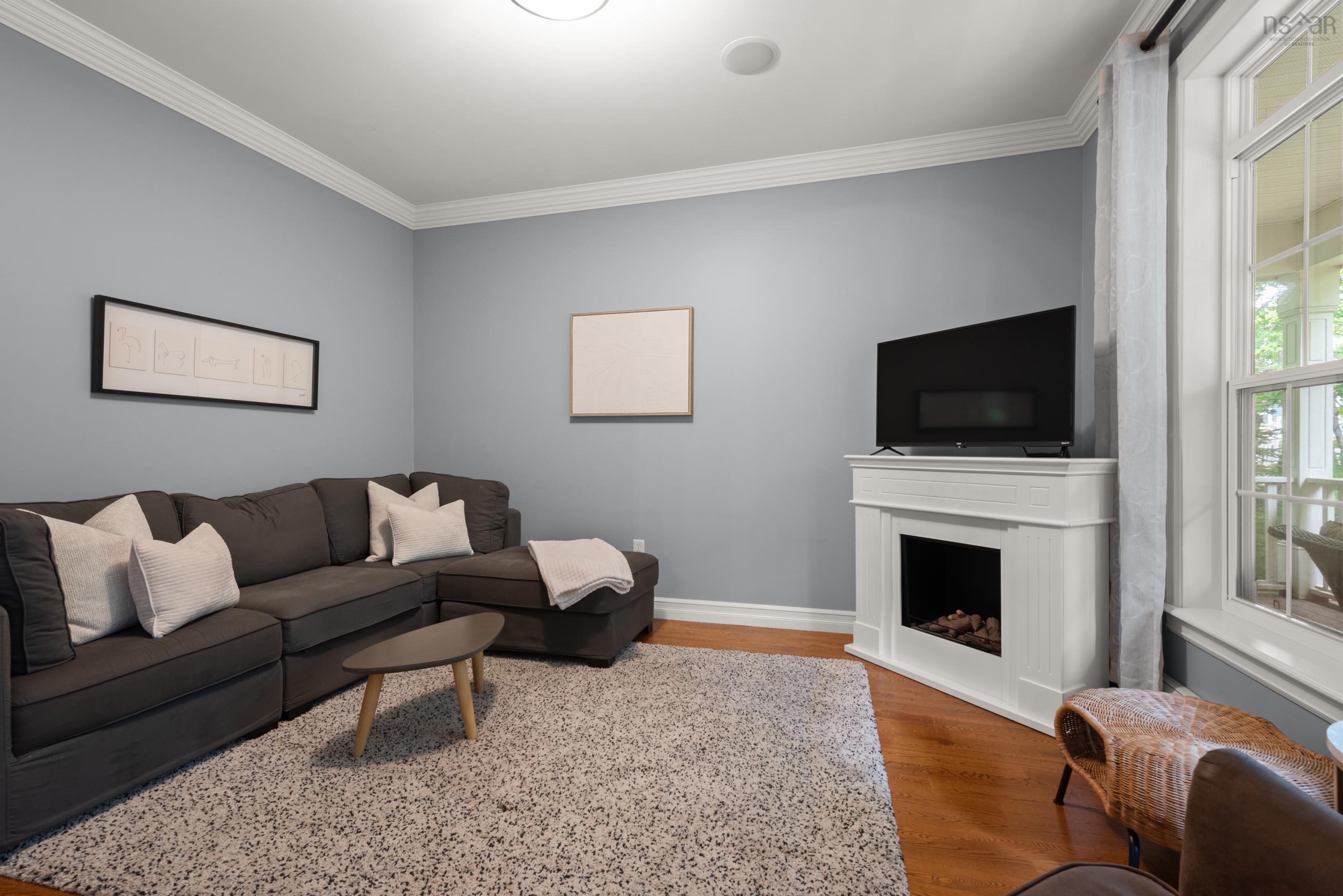 View image 8