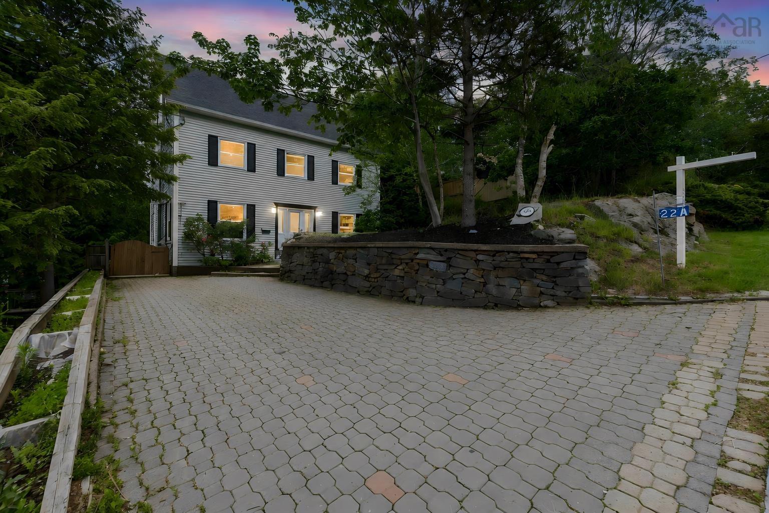 Thumbnail image for 22A WEDGEWOOD Avenue MLS<sup>®</sup> 202616240